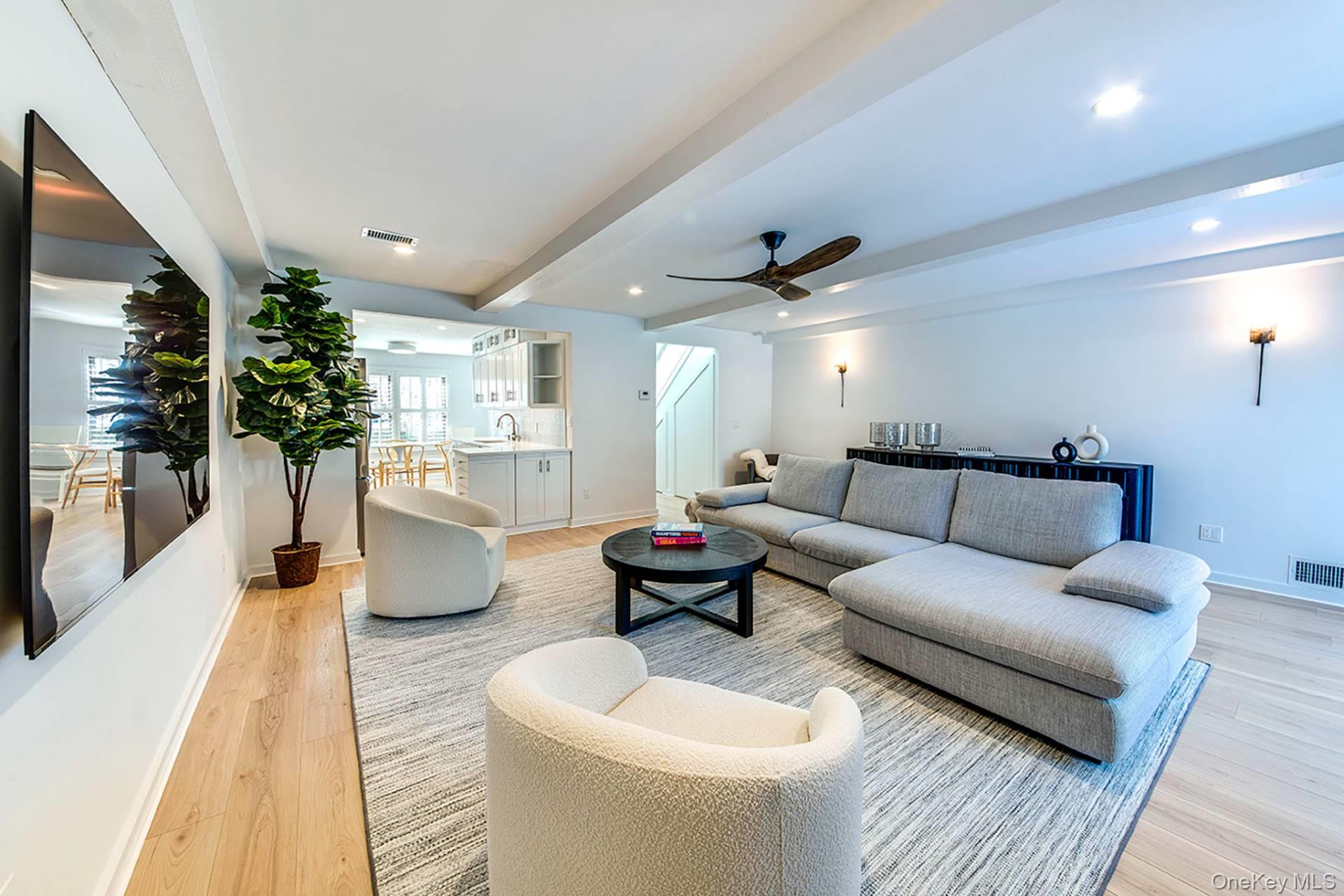 50 Hubbard Lane # 122, Southampton, NY 11968