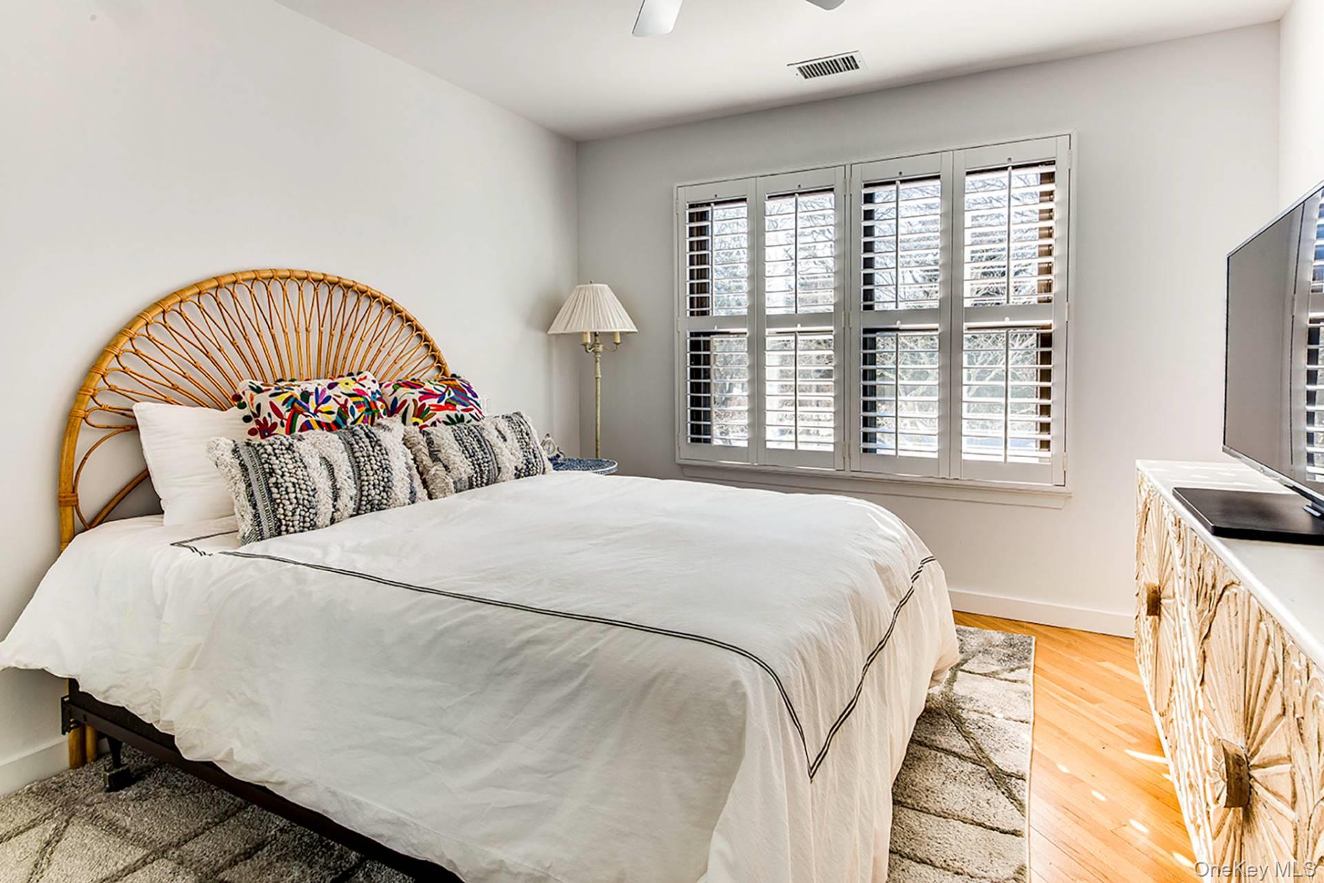 50 Hubbard Lane # 122, Southampton, NY 11968