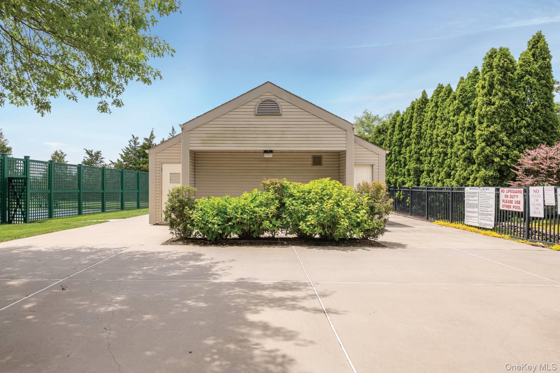 50 Hubbard Lane # 122, Southampton, NY 11968