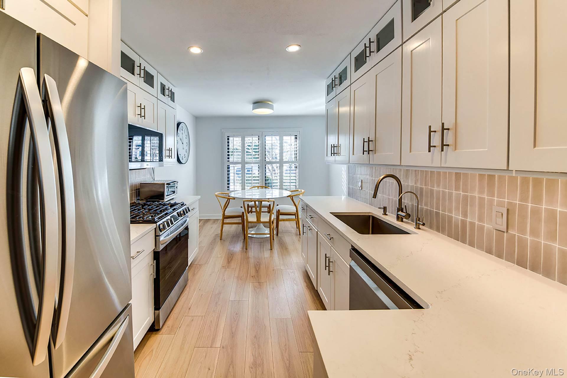 50 Hubbard Lane # 122, Southampton, NY 11968