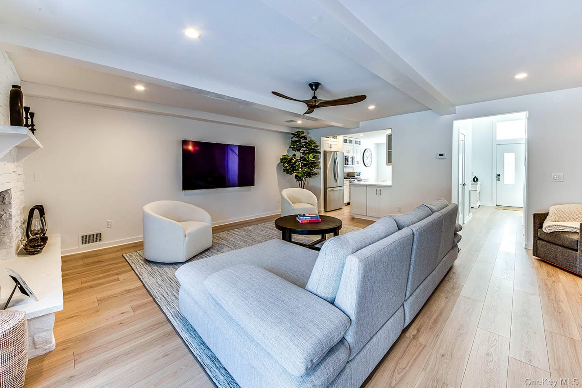 50 Hubbard Lane # 122, Southampton, NY 11968