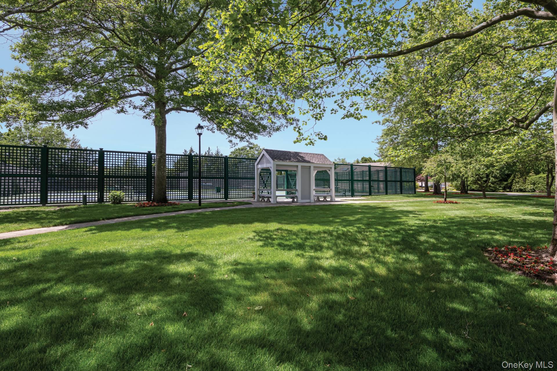 50 Hubbard Lane # 122, Southampton, NY 11968