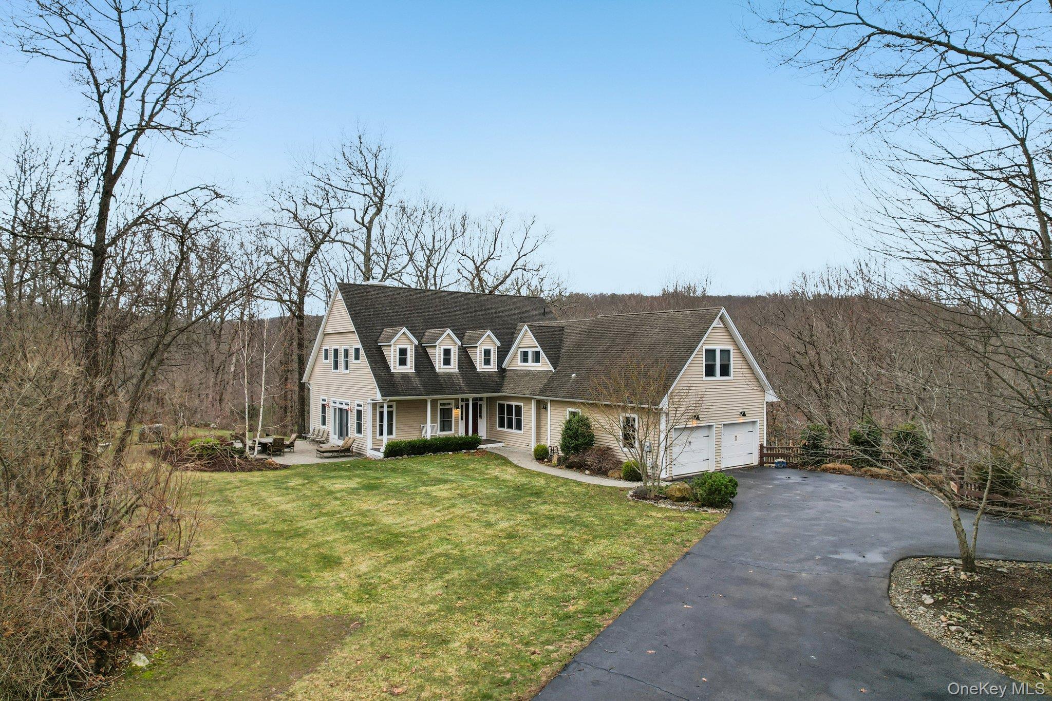 25 Navajo Trail, Sloatsburg, NY 10974