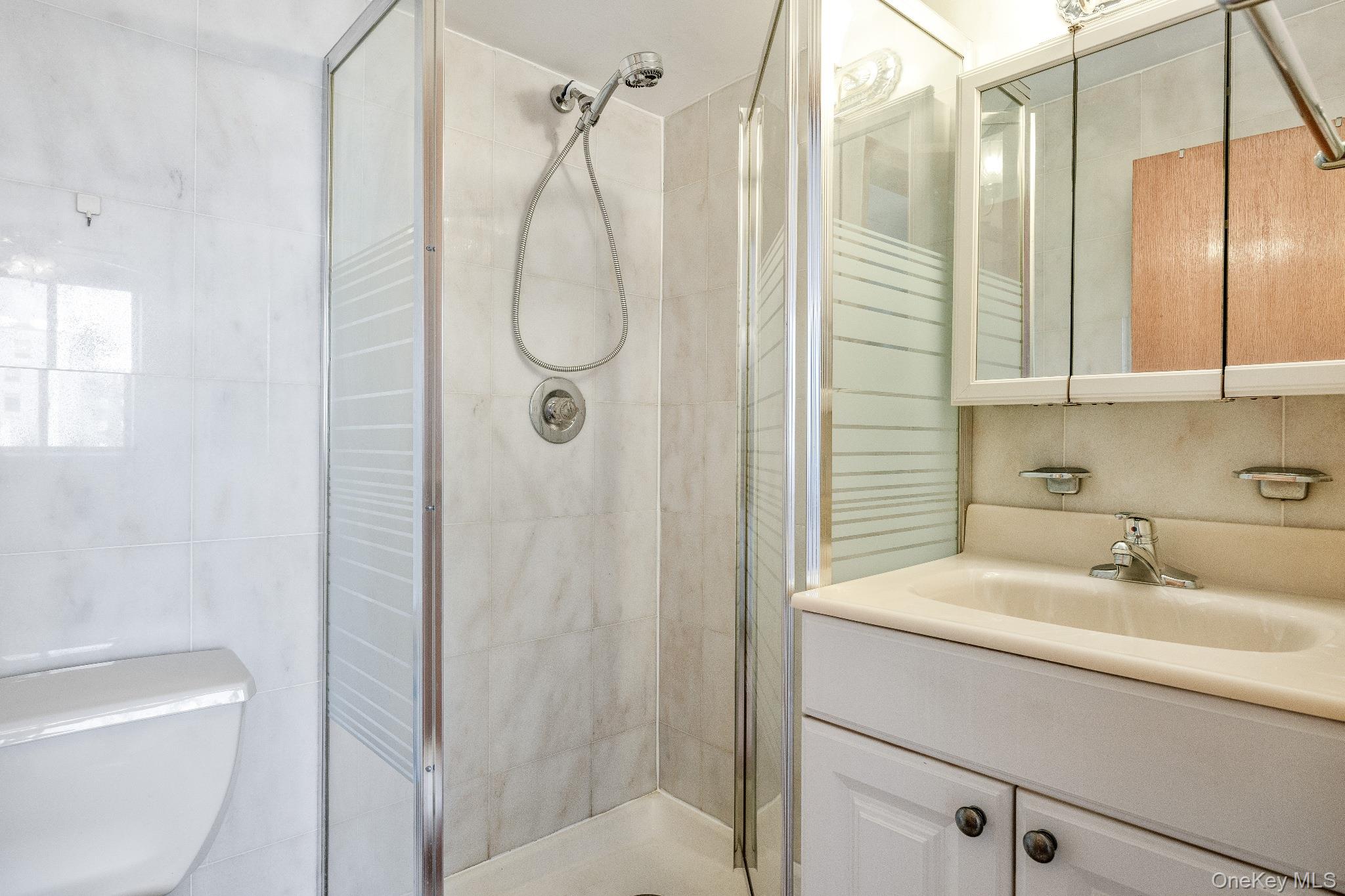 133-36 41st Road # 8F, Flushing, NY 11355