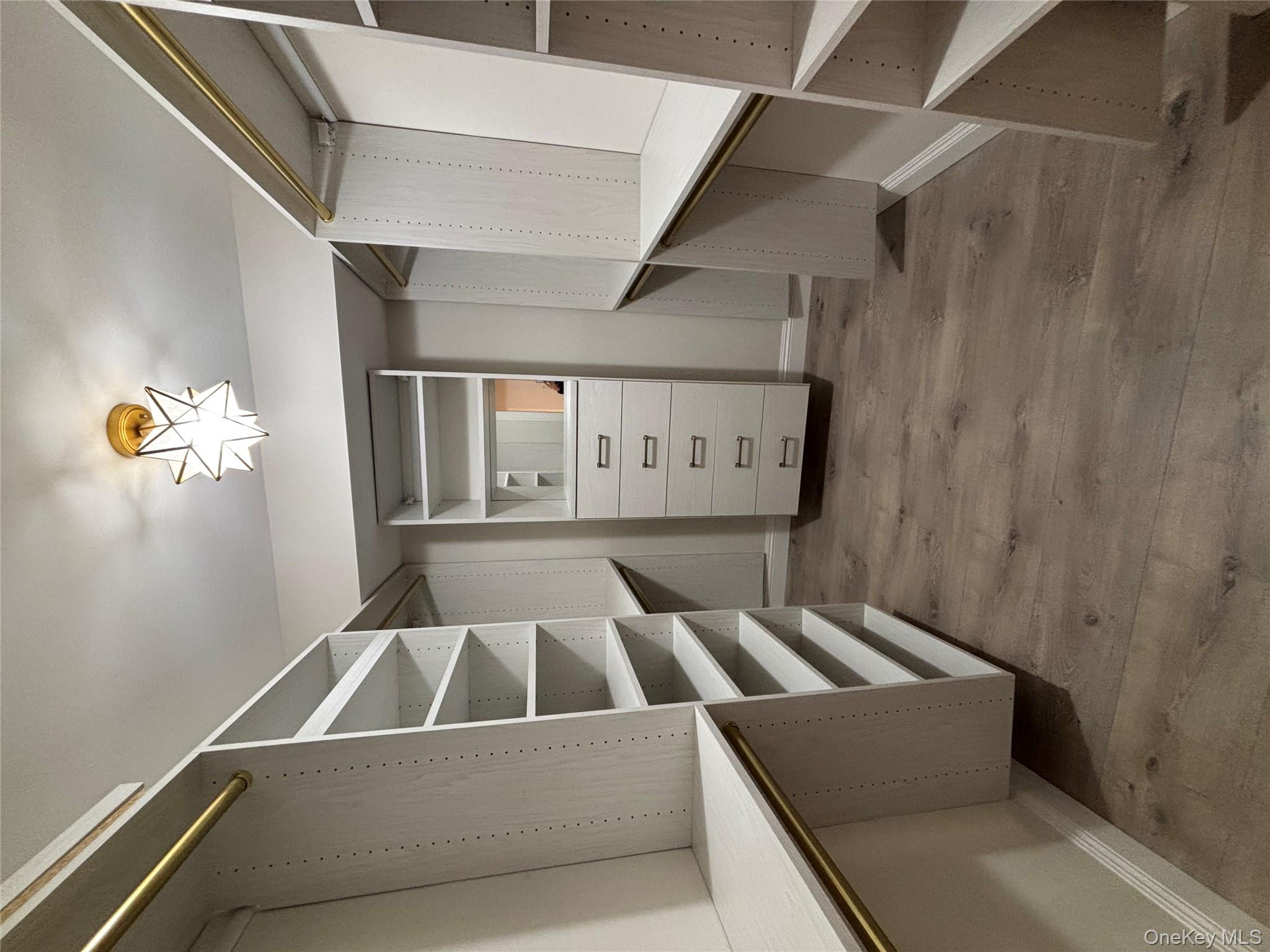 100 Cuttermill Road # 1B, Great Neck, NY 11021