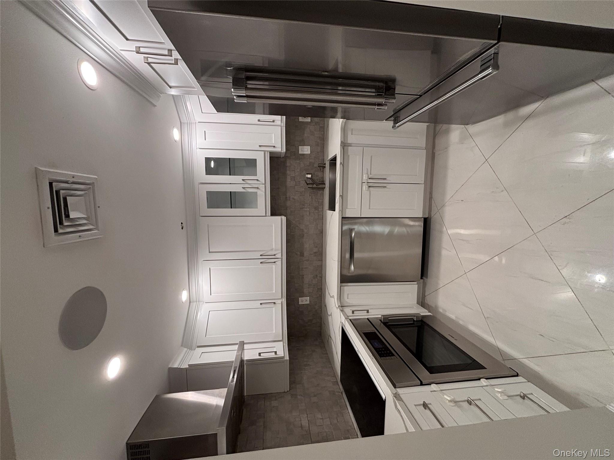 100 Cuttermill Road # 1B, Great Neck, NY 11021