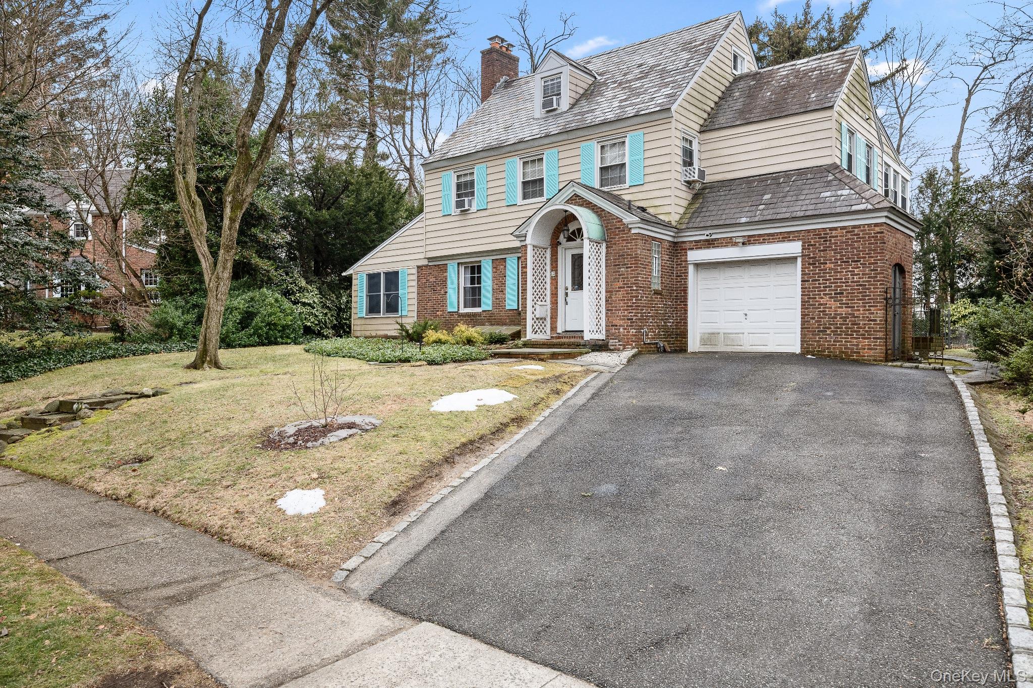 53 Somerset Drive S, Great Neck, NY 11020