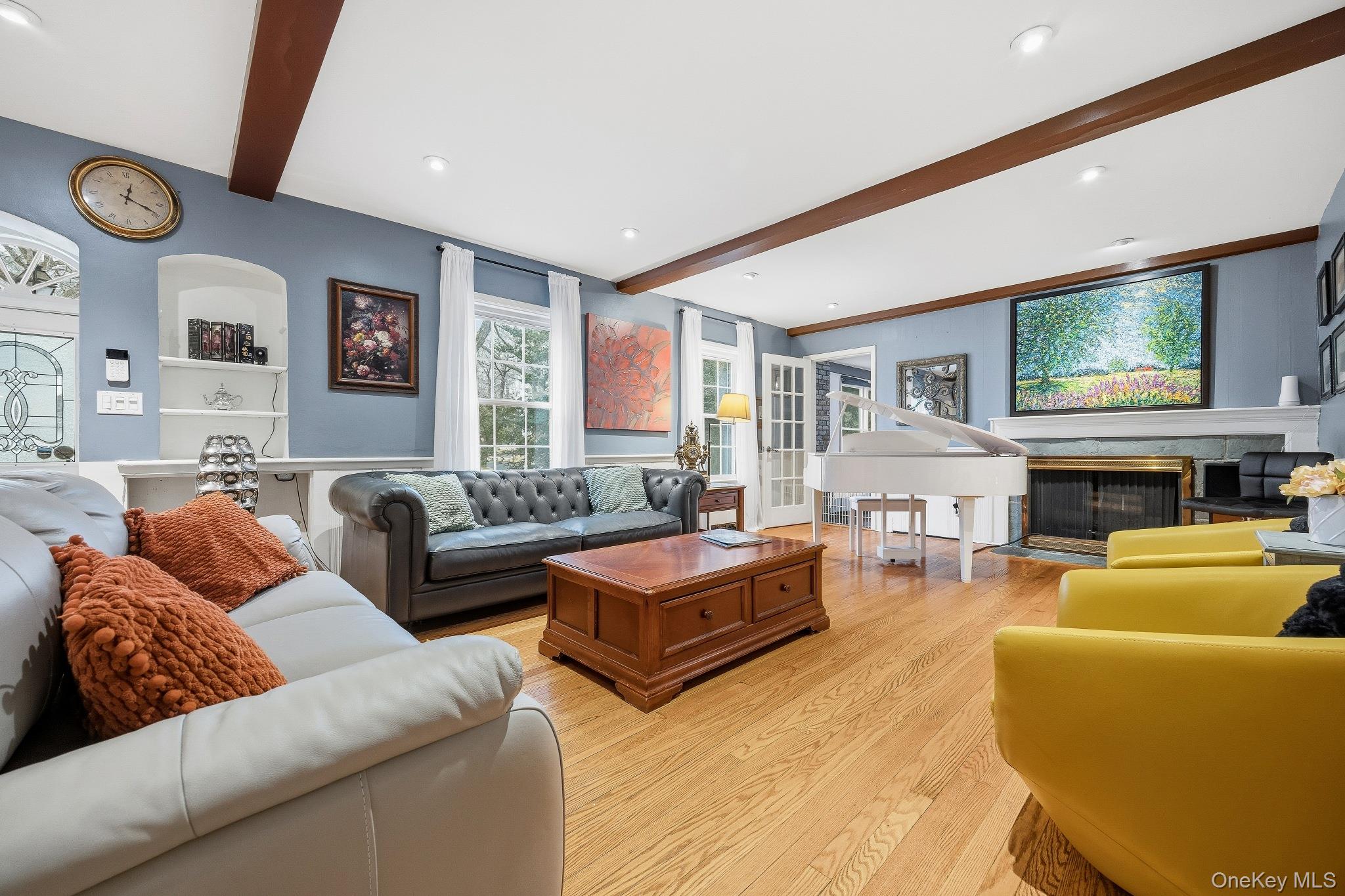 53 Somerset Drive S, Great Neck, NY 11020