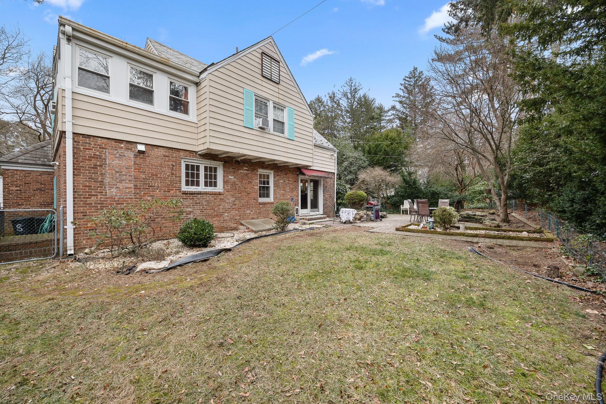 53 Somerset Drive S, Great Neck, NY 11020