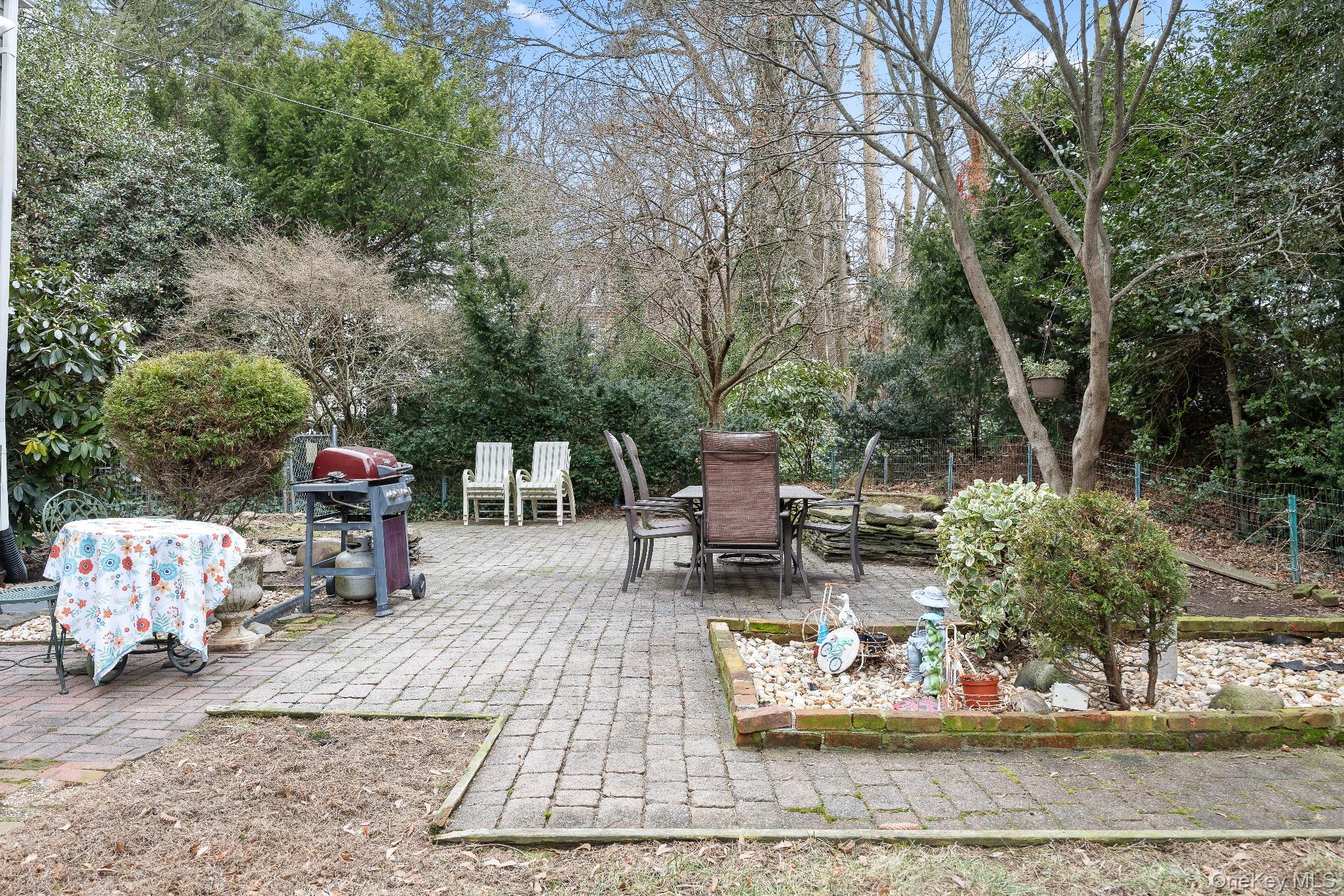 53 Somerset Drive S, Great Neck, NY 11020