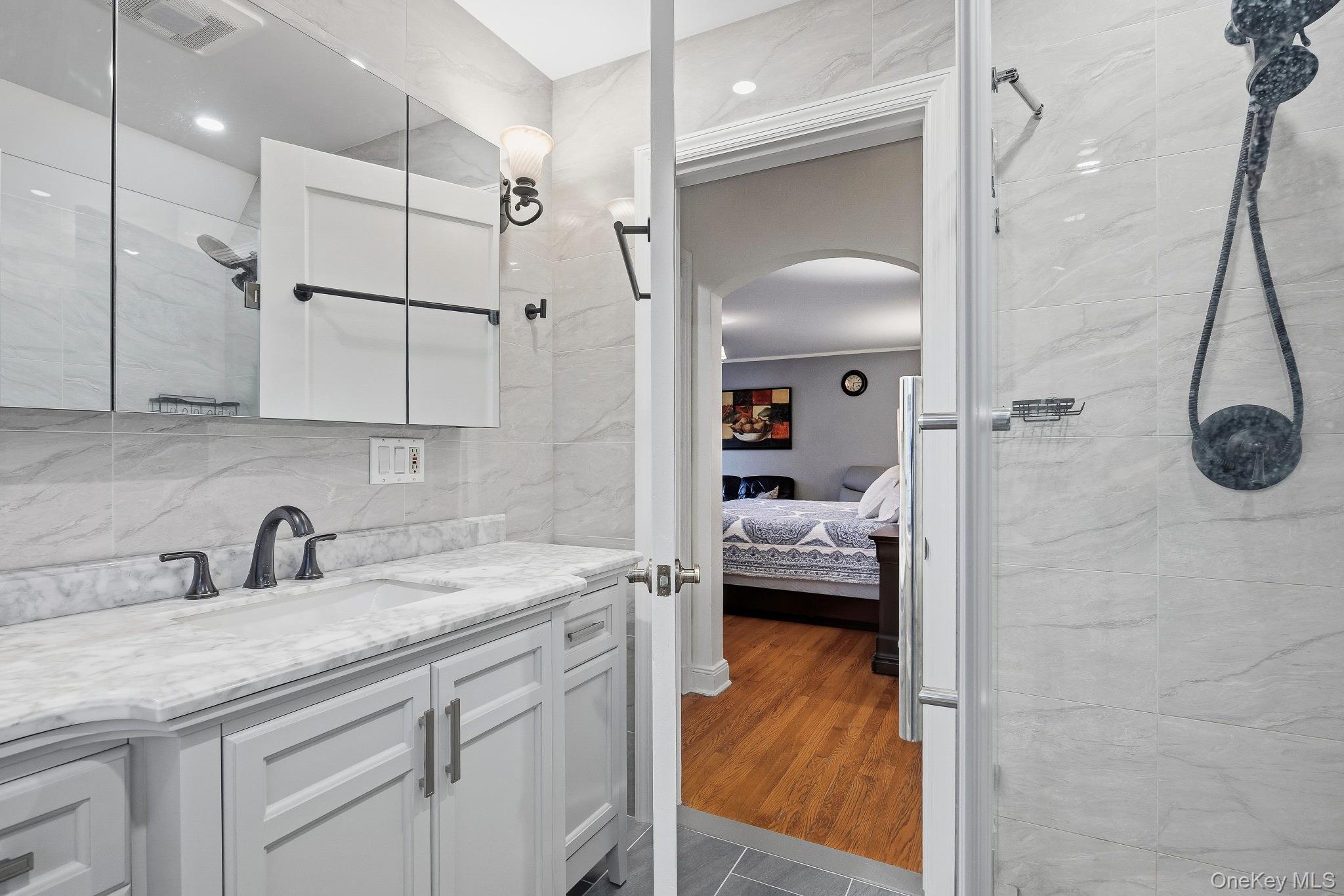 53 Somerset Drive S, Great Neck, NY 11020