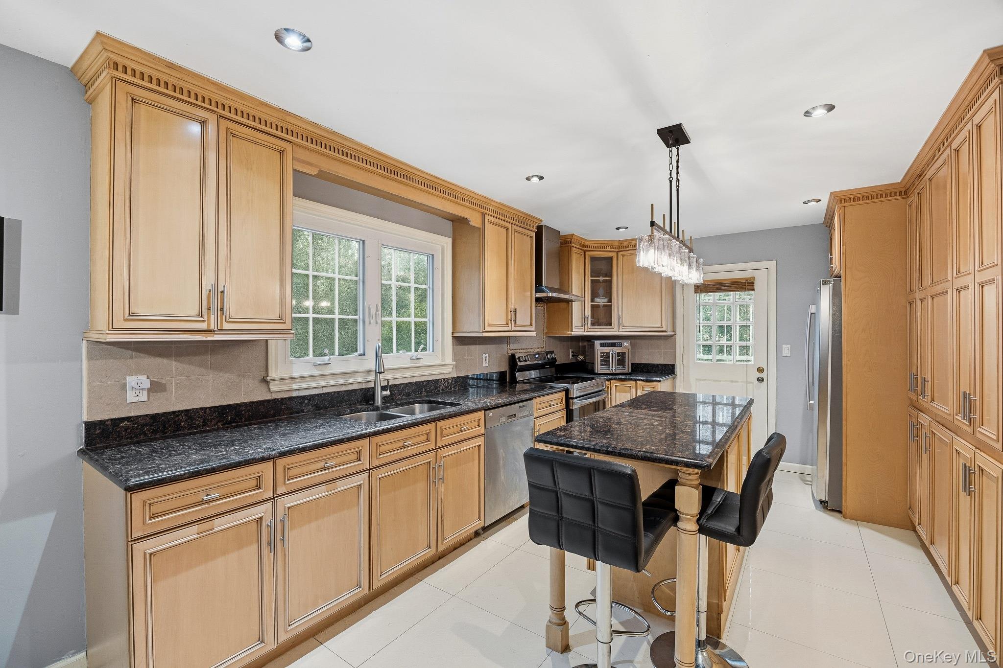 53 Somerset Drive S, Great Neck, NY 11020