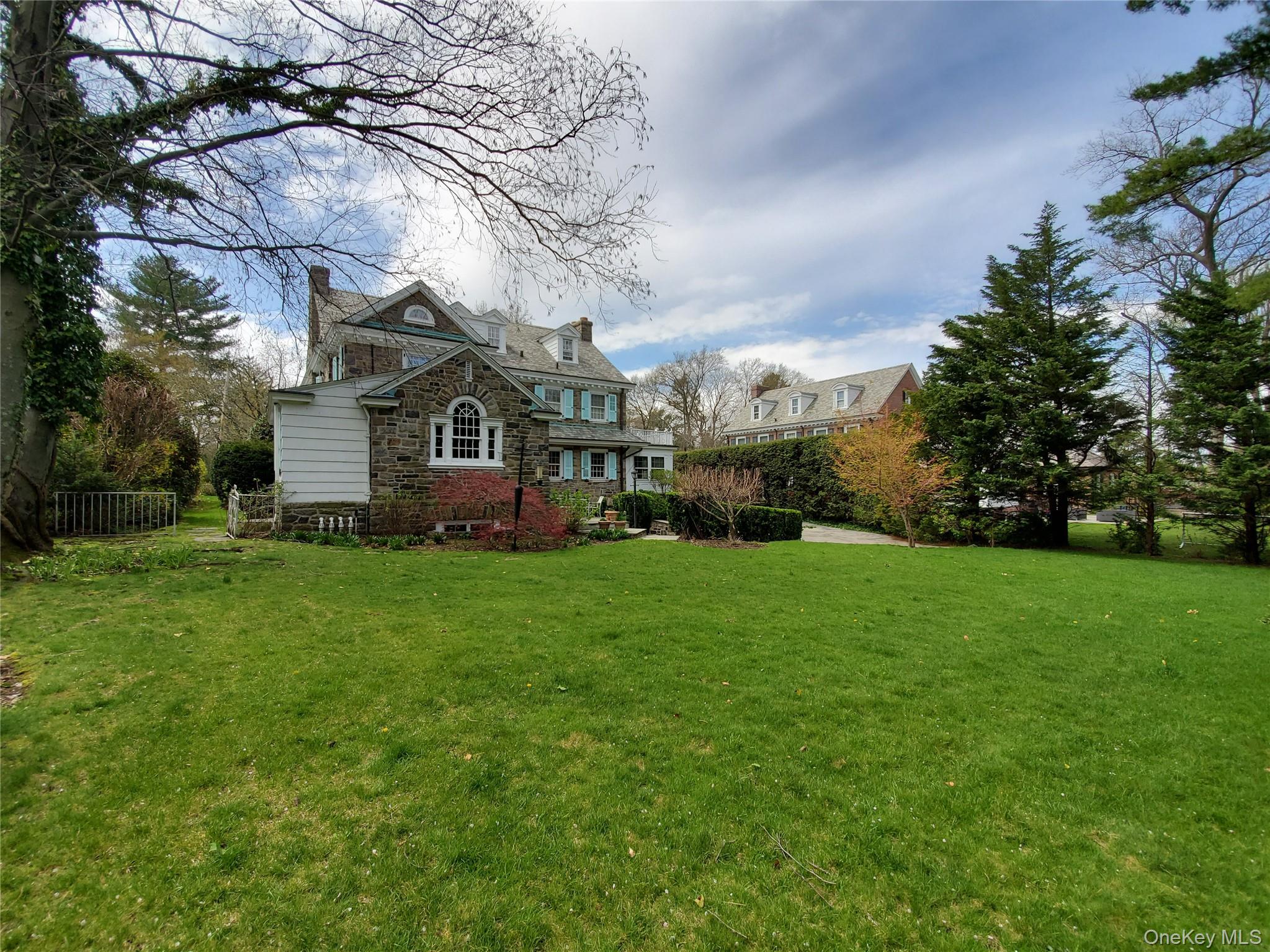 650 Ely Avenue, Pelham, NY 10803