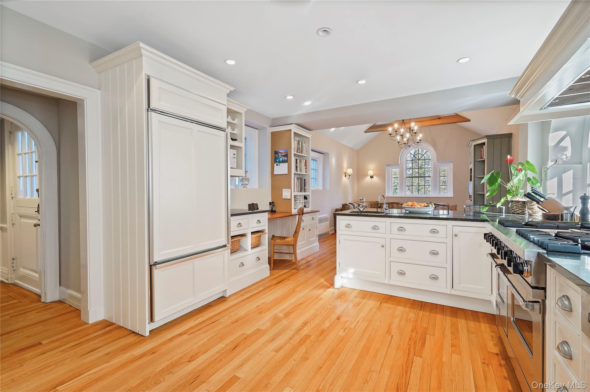 650 Ely Avenue, Pelham, NY 10803