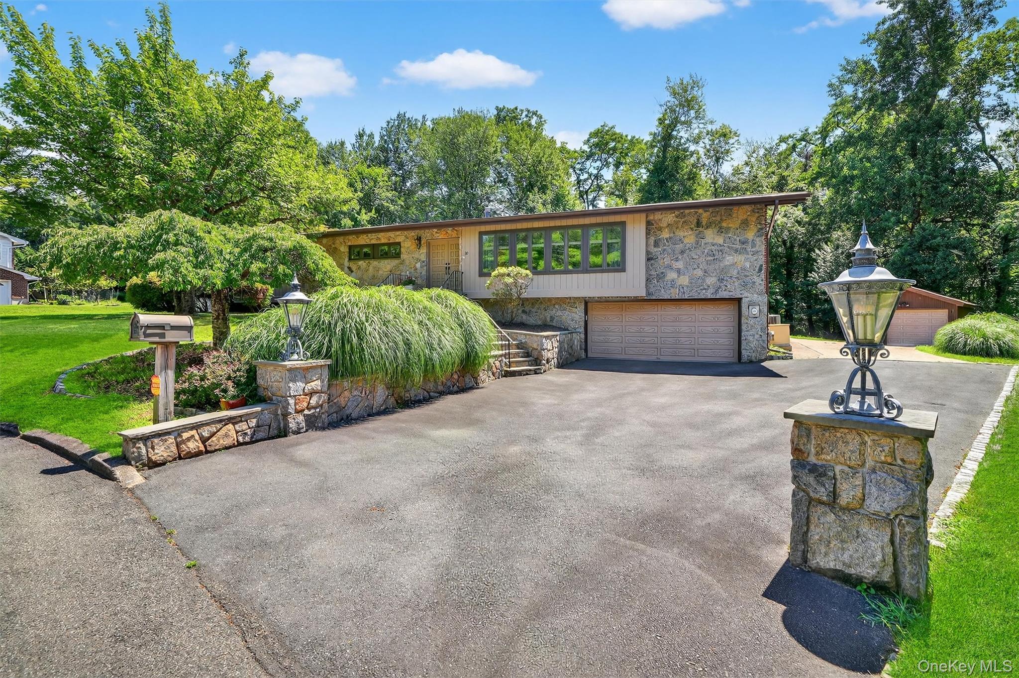 10 Wesley Court, Congers, NY 10920