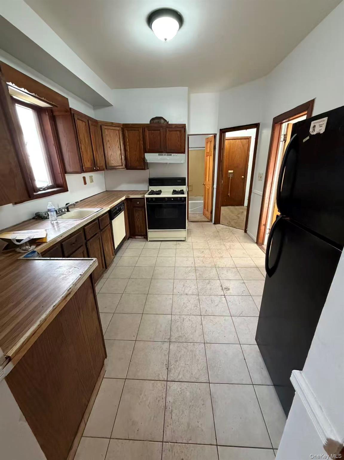 1580 Castleton Avenue, Staten Island, NY 10302