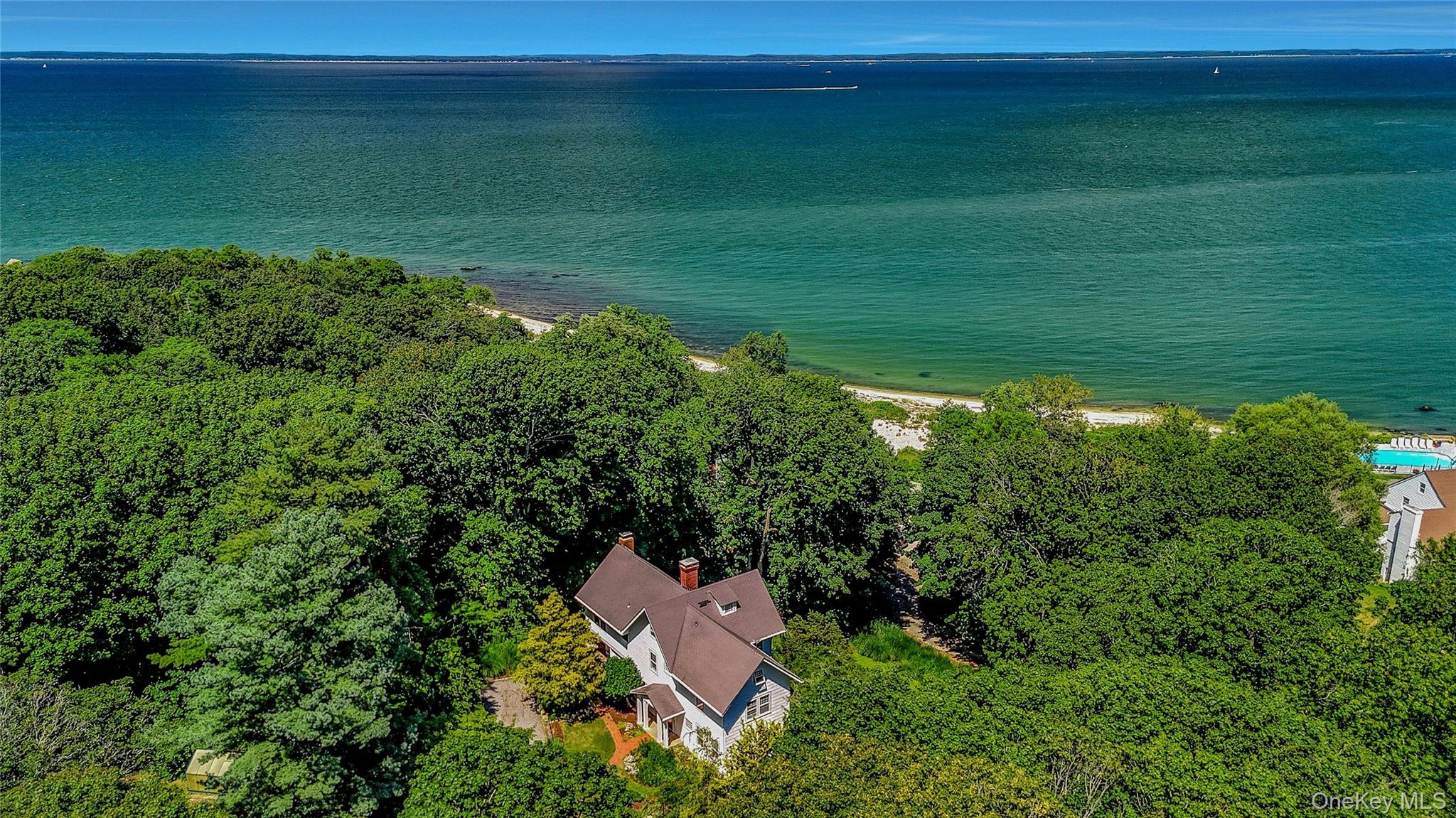 825 Munn Lane, Orient, NY 11957