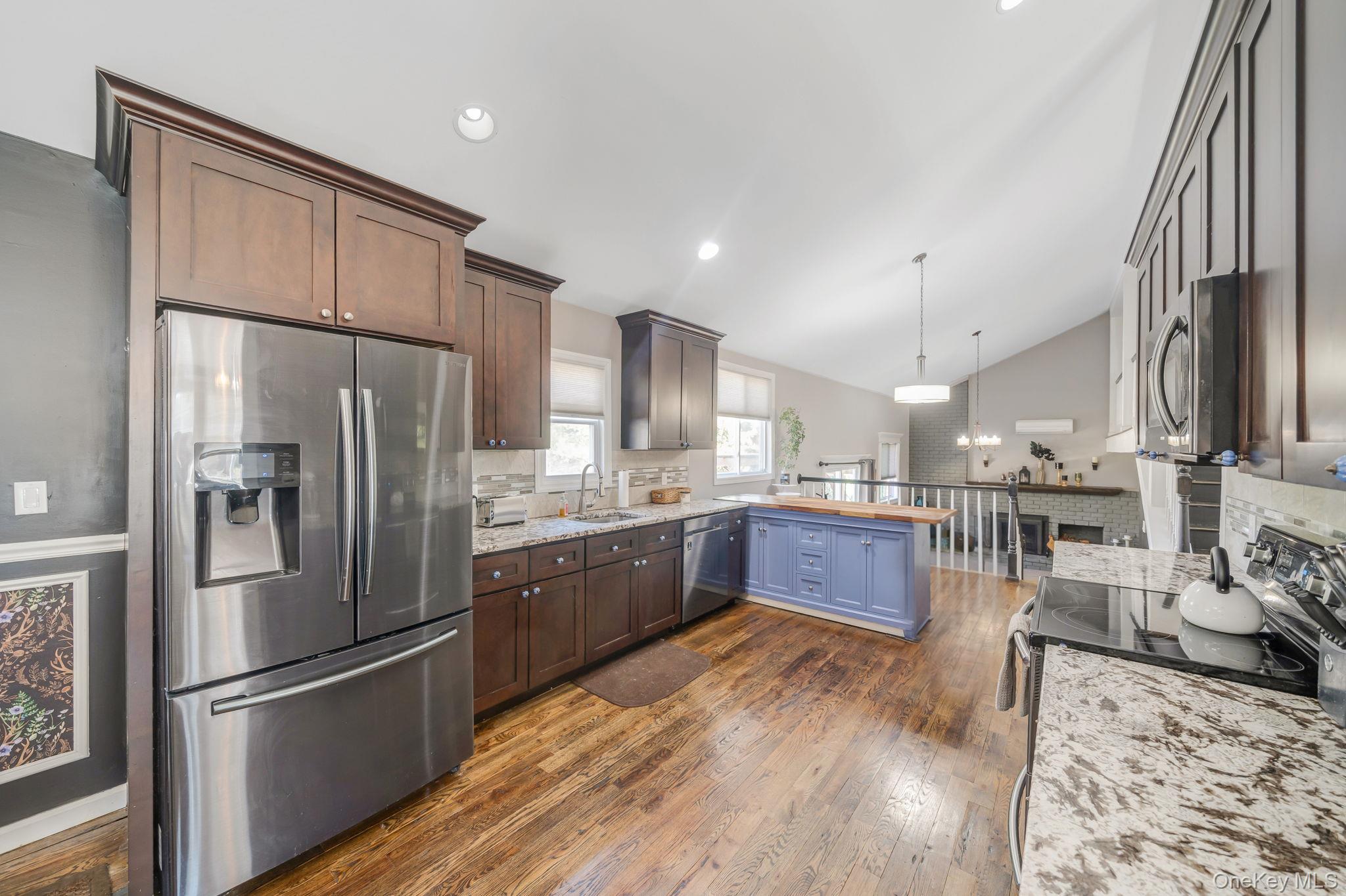 17 Rolling Hills Drive, Ridge, NY 11961