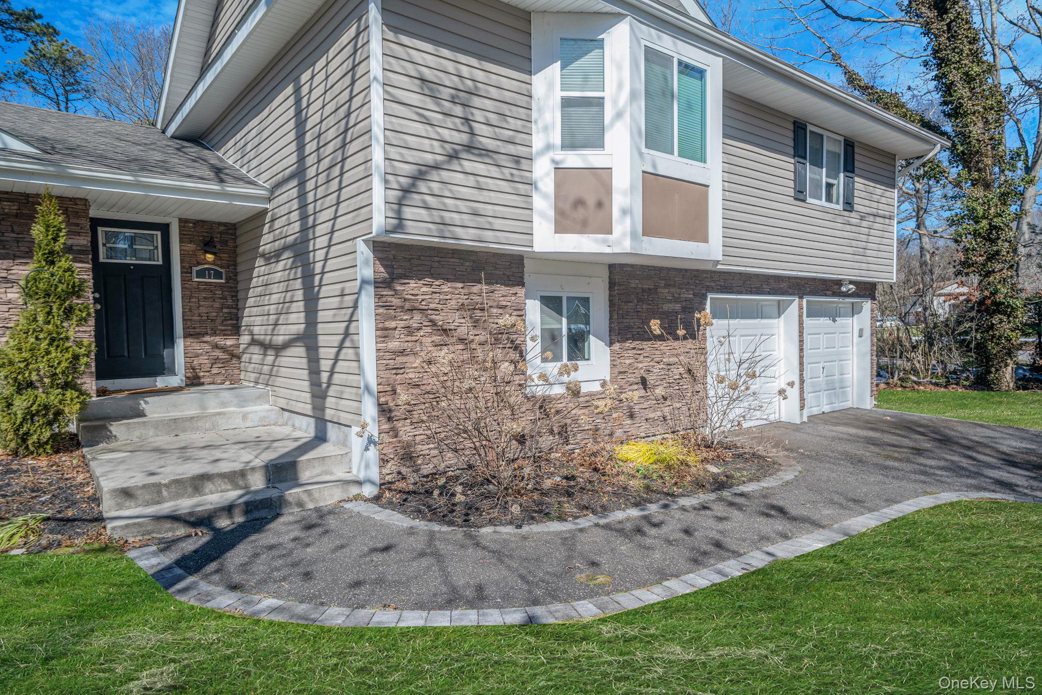 17 Rolling Hills Drive, Ridge, NY 11961