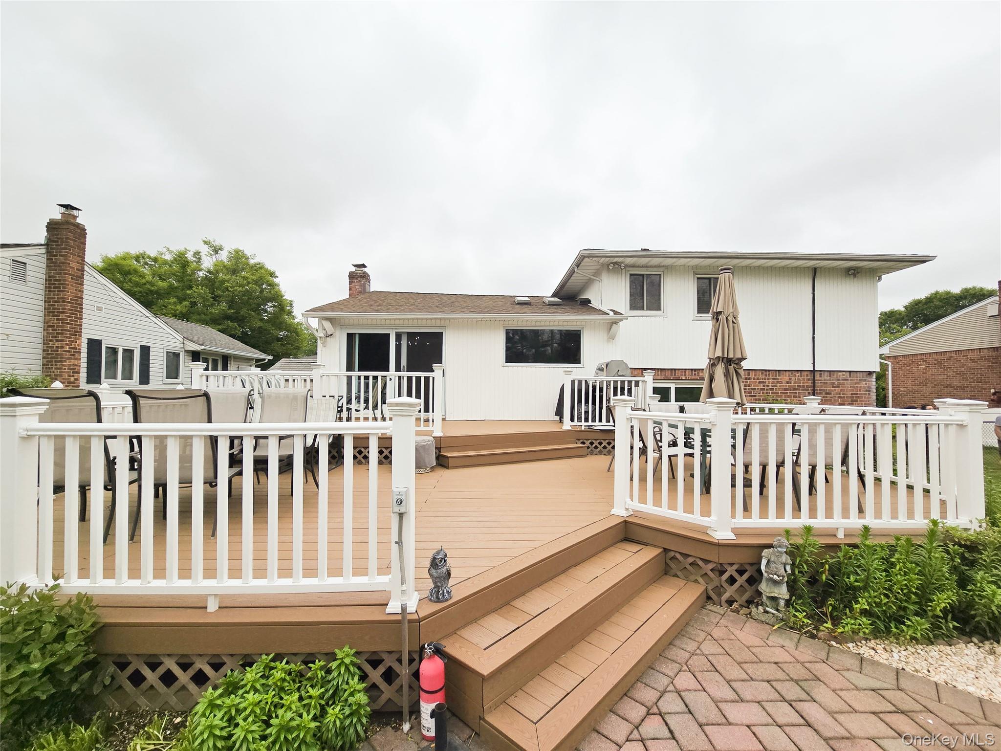 24 Edna Drive, Syosset, NY 11791