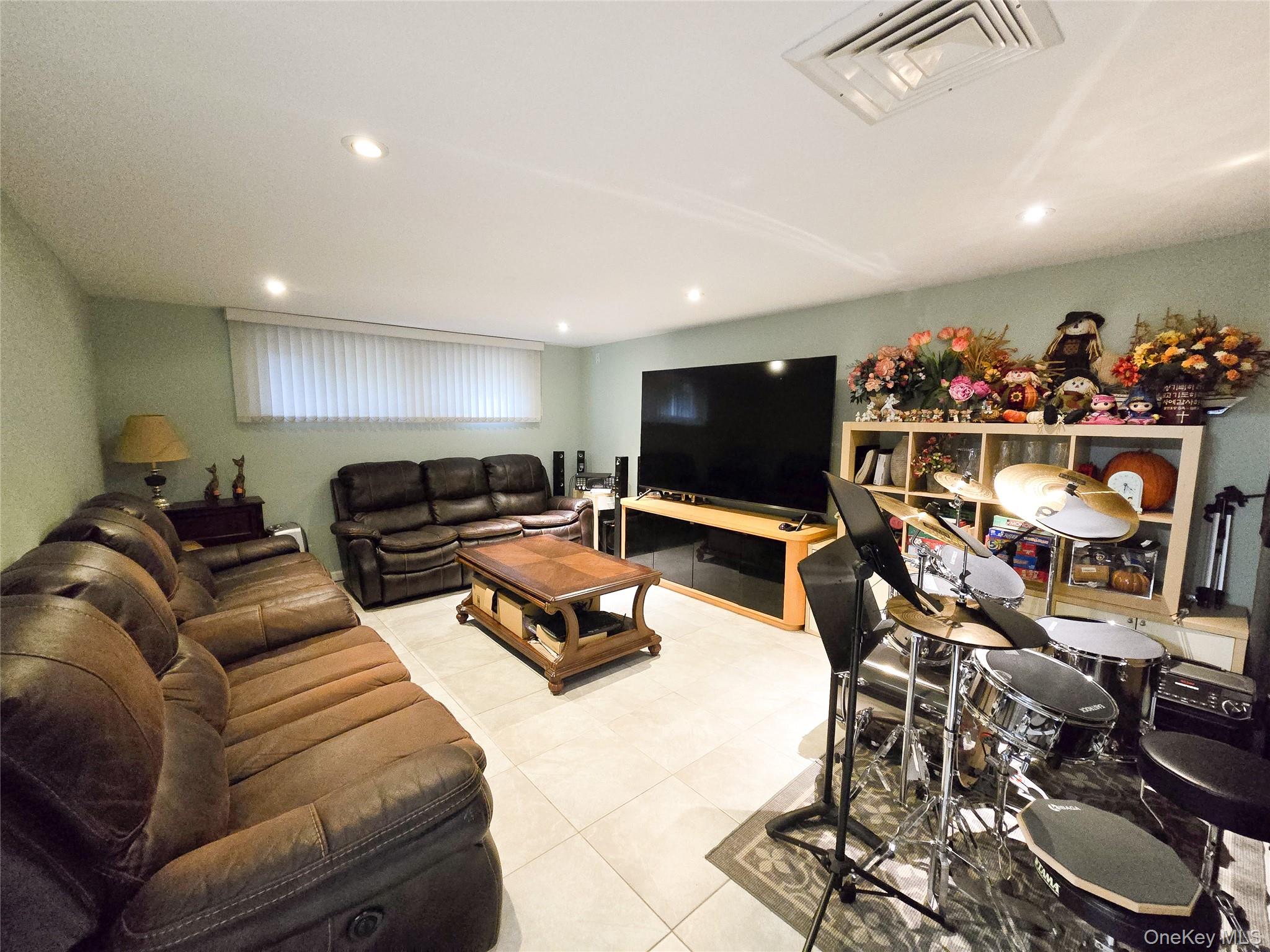 24 Edna Drive, Syosset, NY 11791