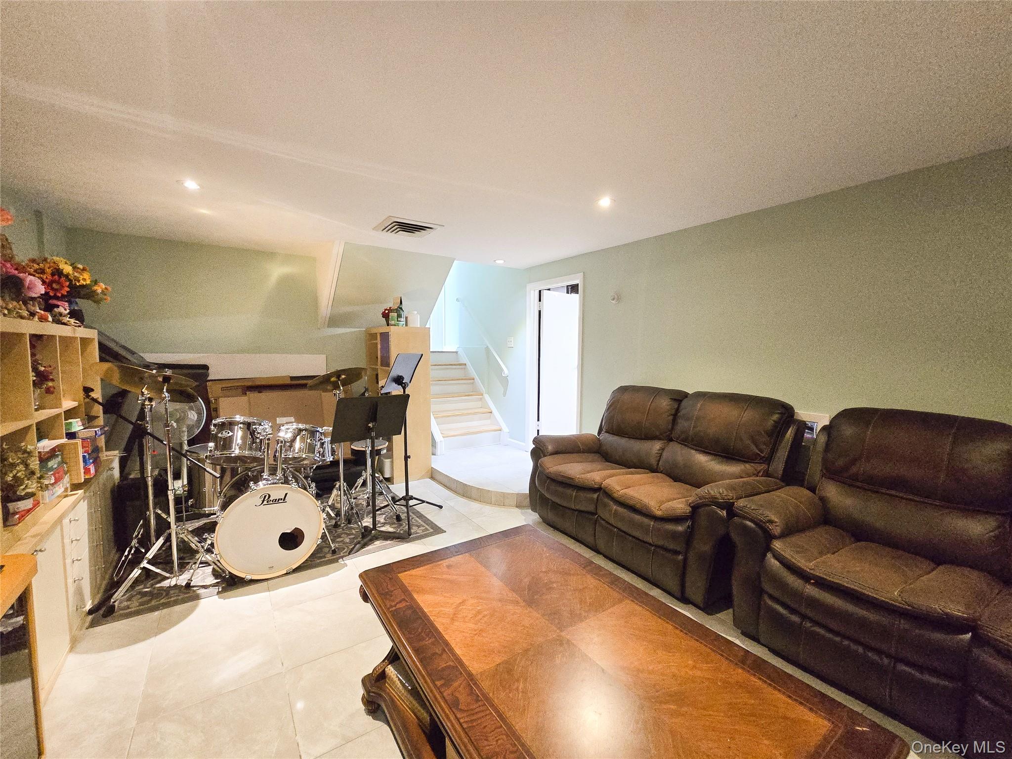 24 Edna Drive, Syosset, NY 11791