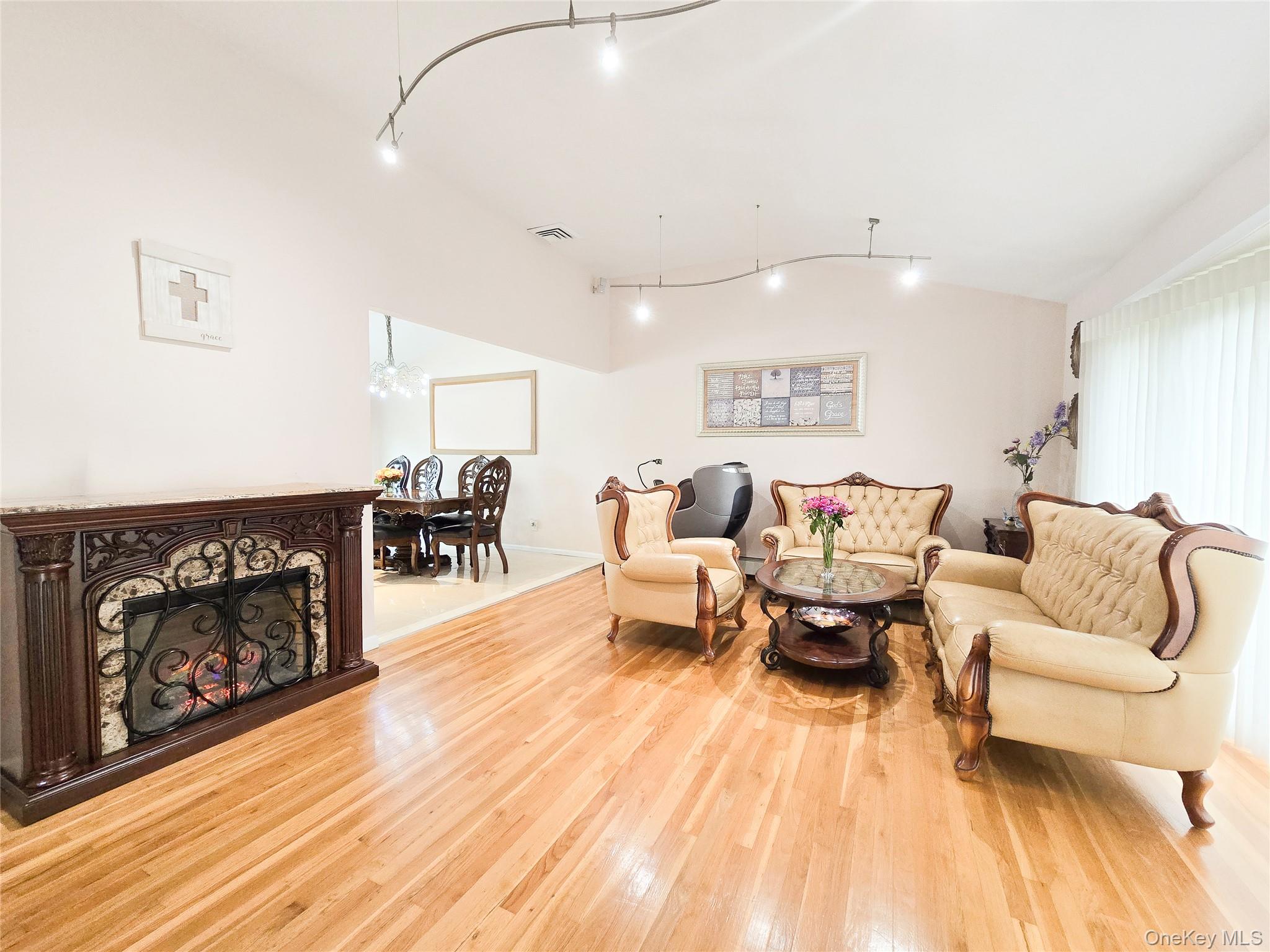 24 Edna Drive, Syosset, NY 11791