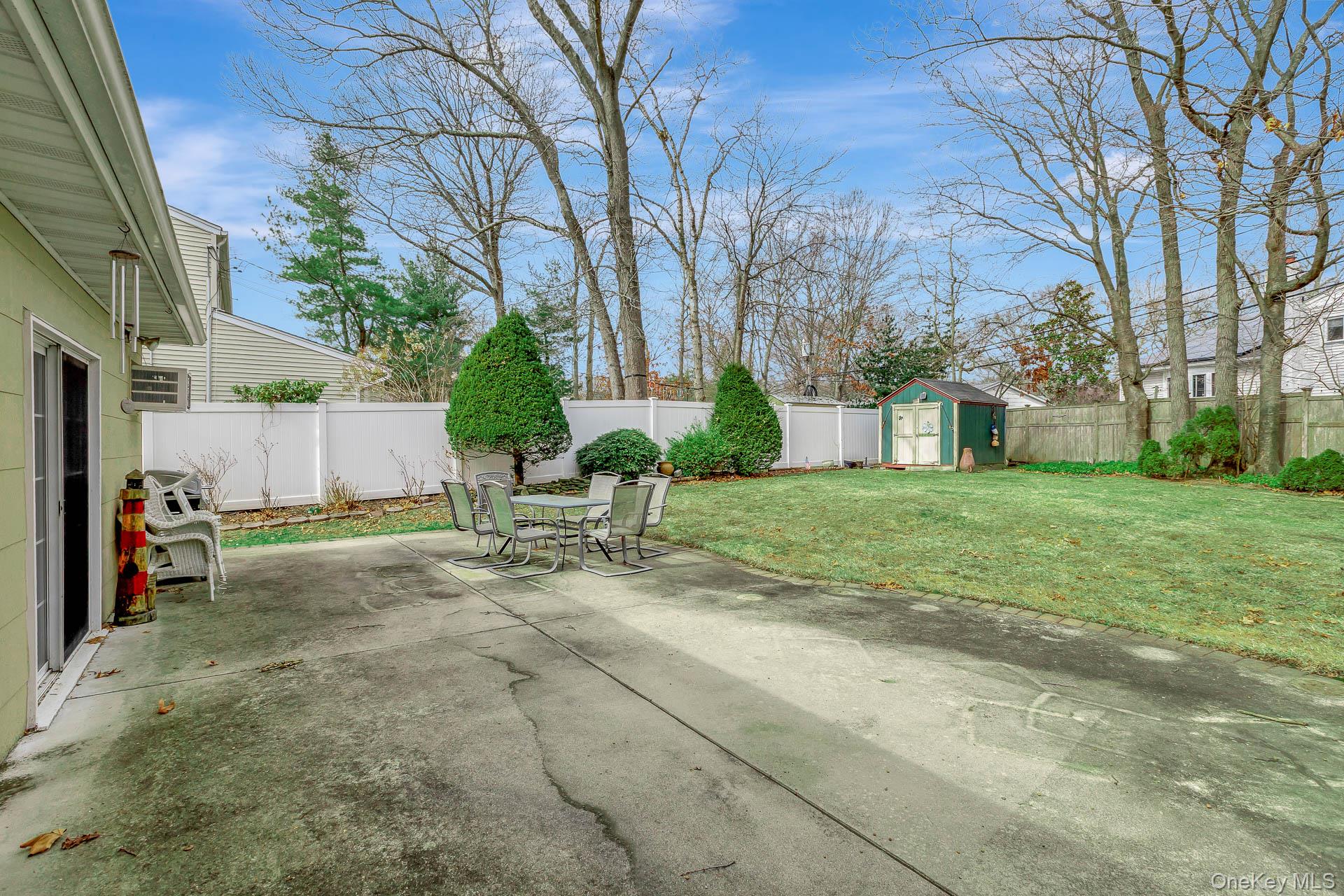 61 Hurtin Boulevard, Smithtown, NY 11787