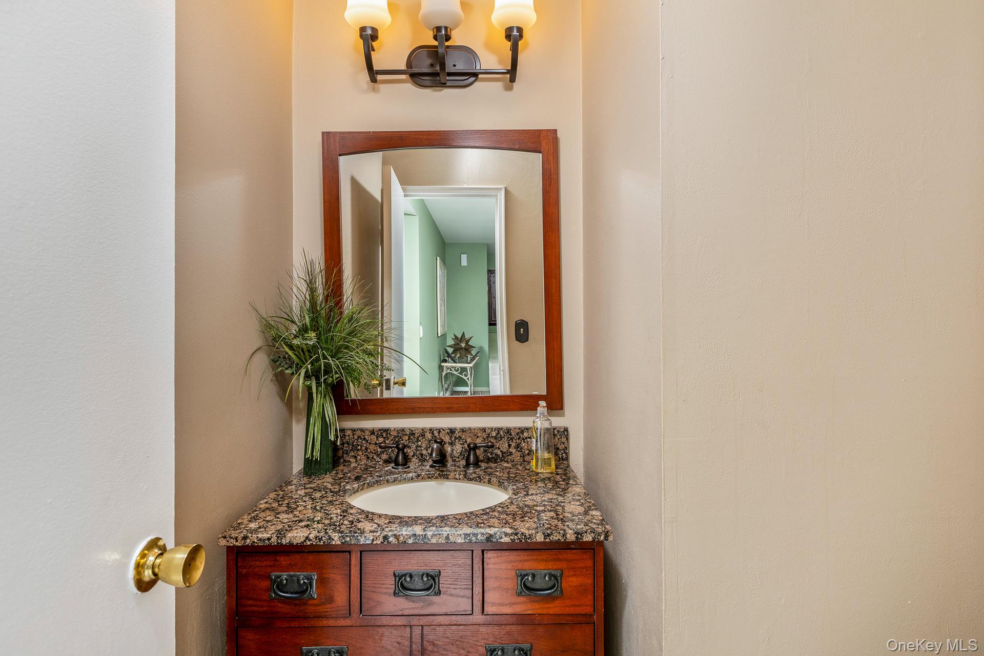 61 Hurtin Boulevard, Smithtown, NY 11787