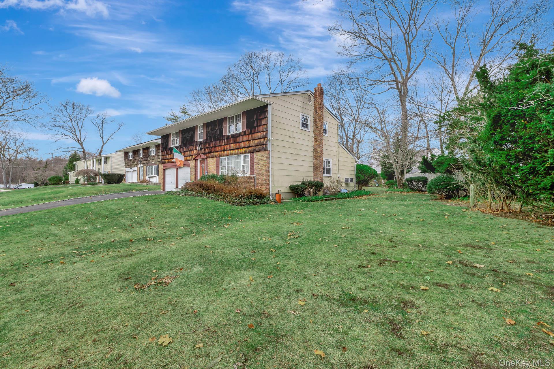 61 Hurtin Boulevard, Smithtown, NY 11787