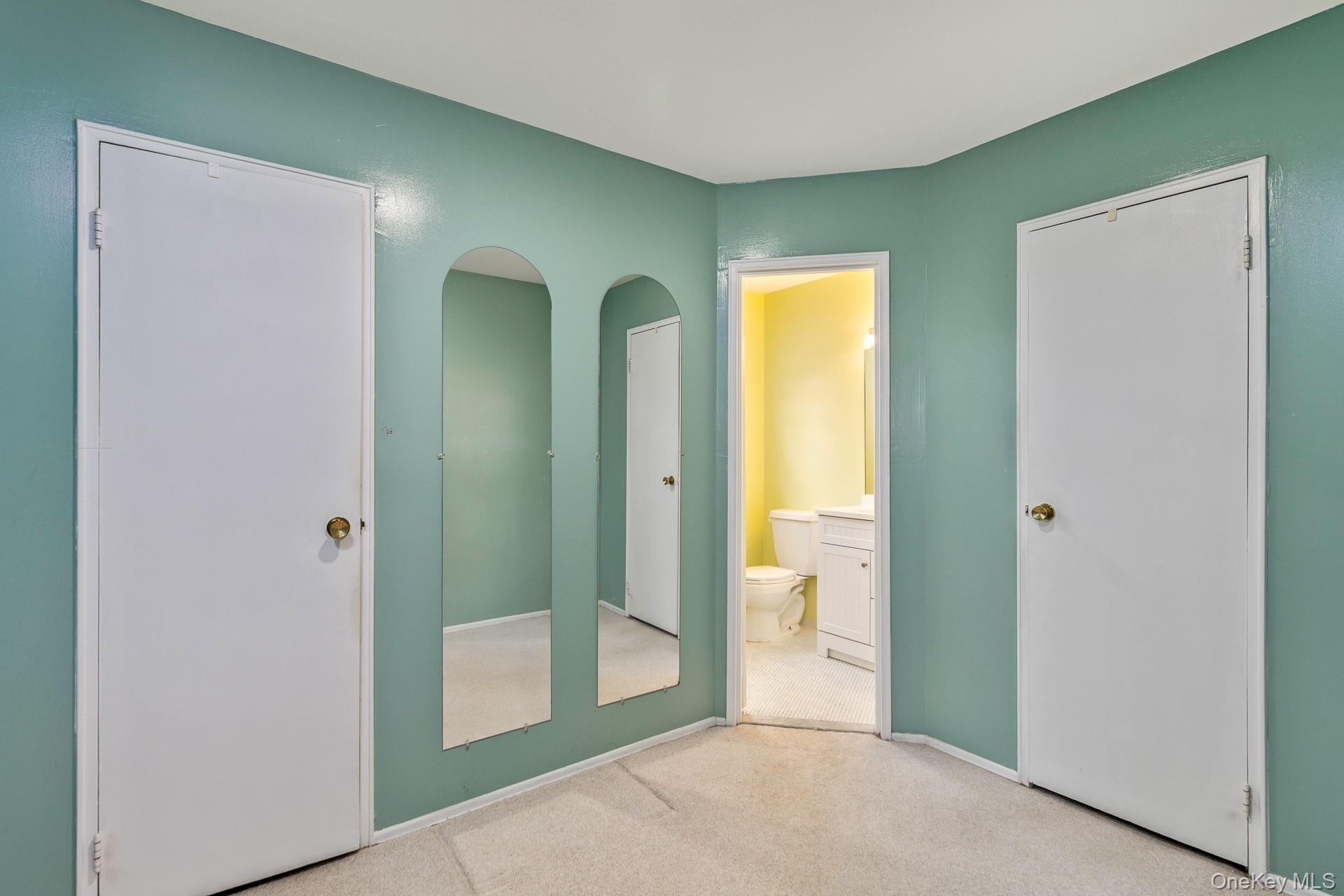 61 Hurtin Boulevard, Smithtown, NY 11787