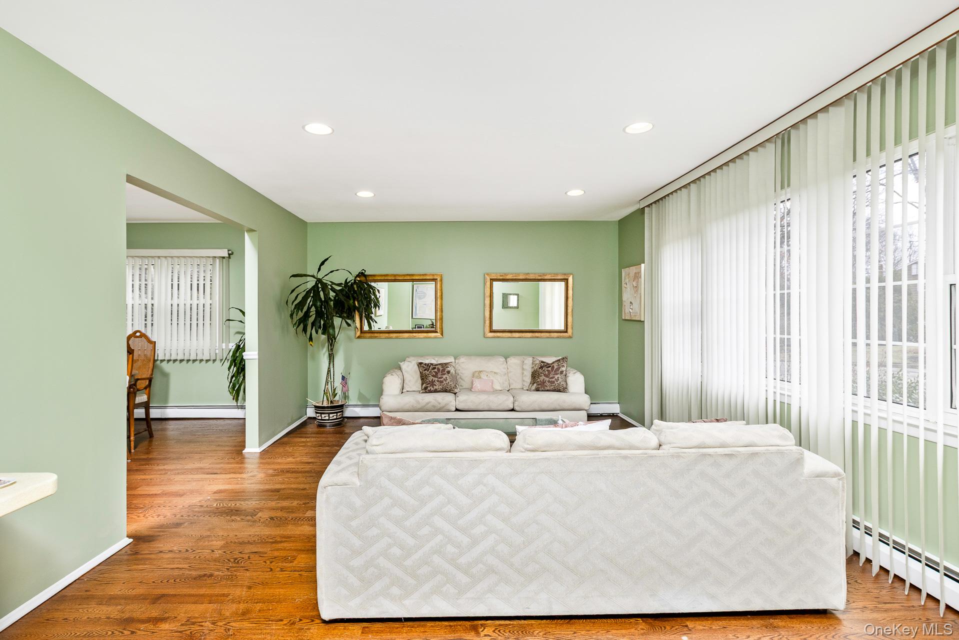 61 Hurtin Boulevard, Smithtown, NY 11787