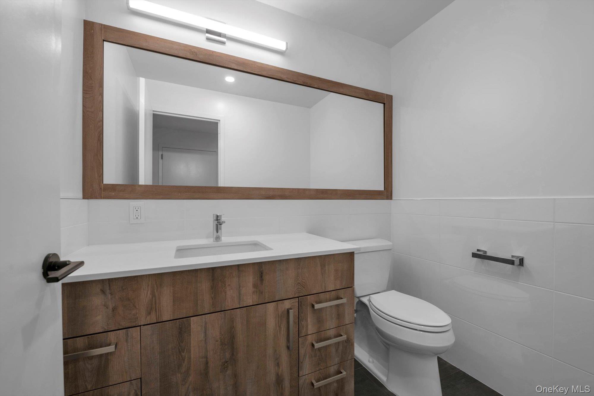 108 Middle Neck Road, Great Neck, NY 11021