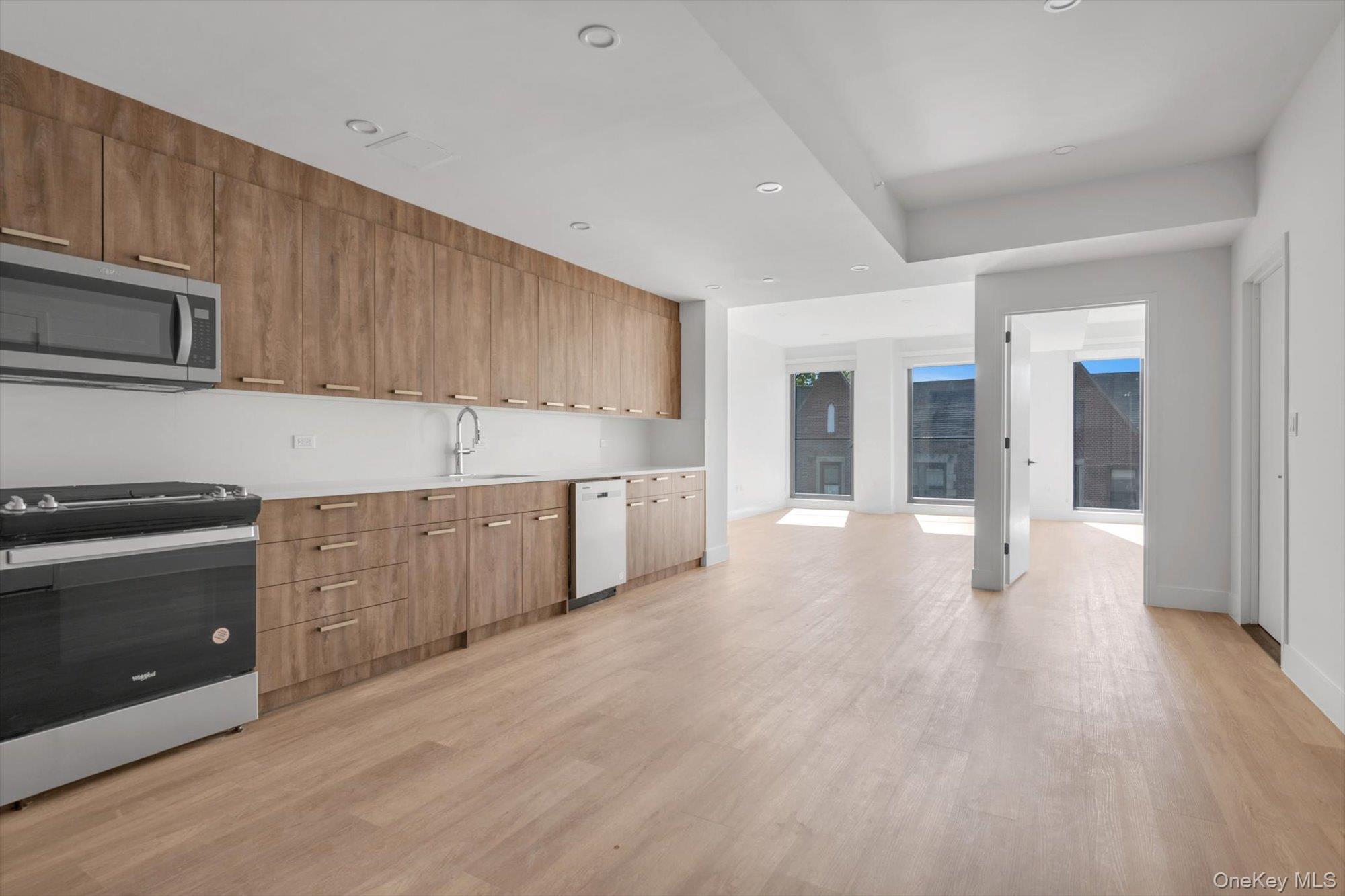 108 Middle Neck Road, Great Neck, NY 11021