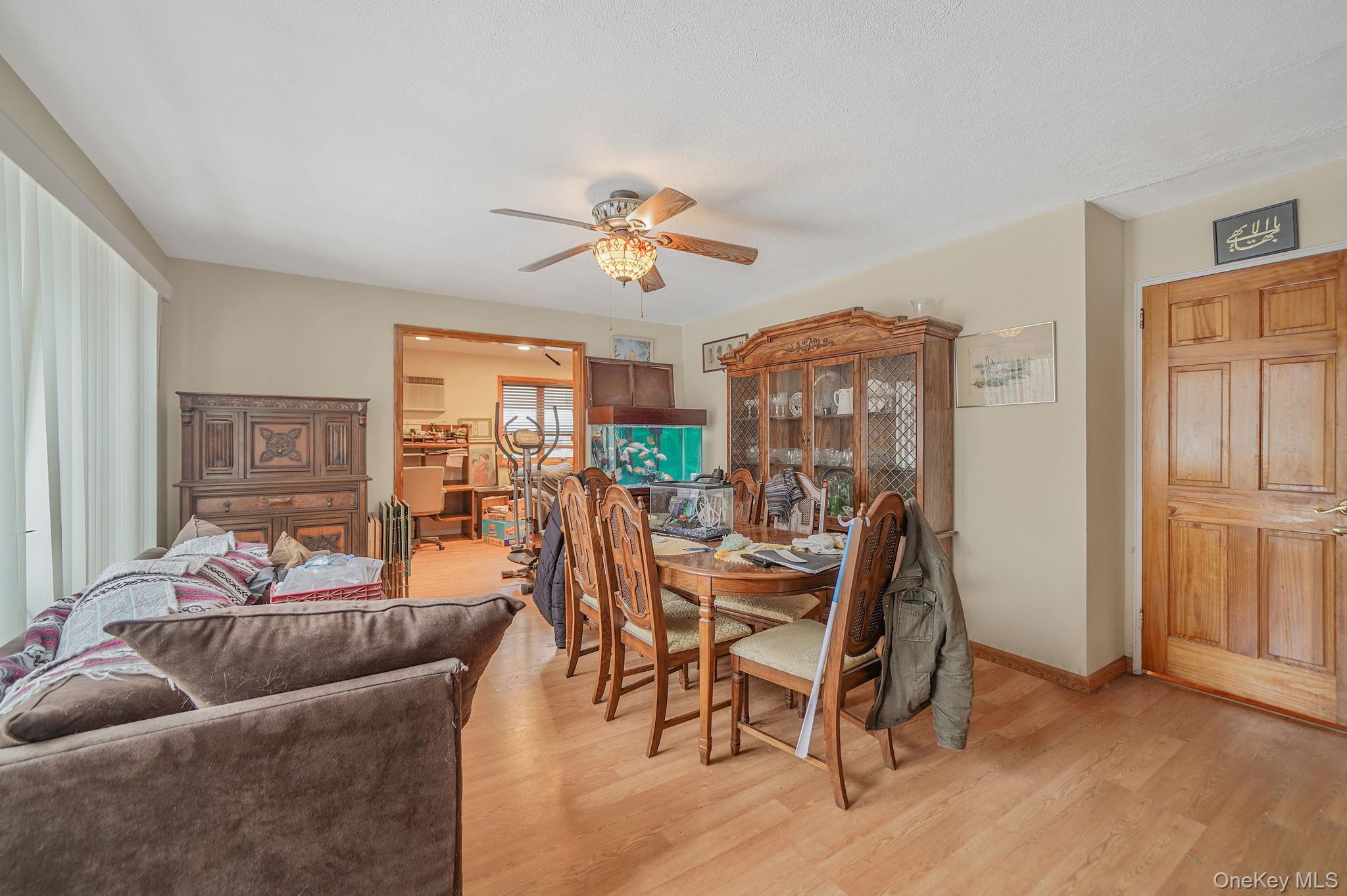 24 New Highway, Commack, NY 11725