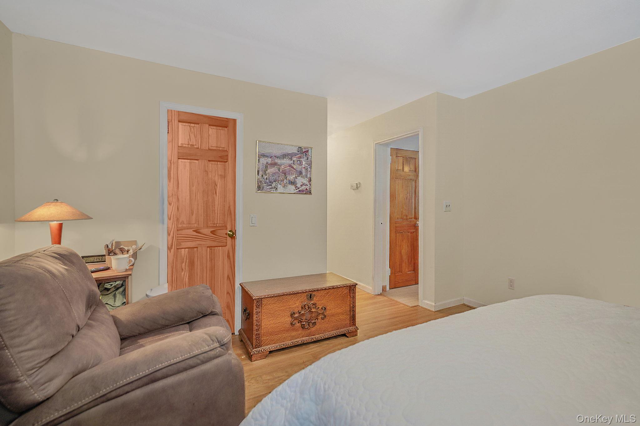 24 New Highway, Commack, NY 11725