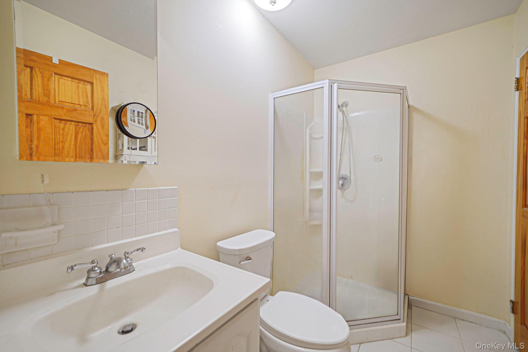 24 New Highway, Commack, NY 11725