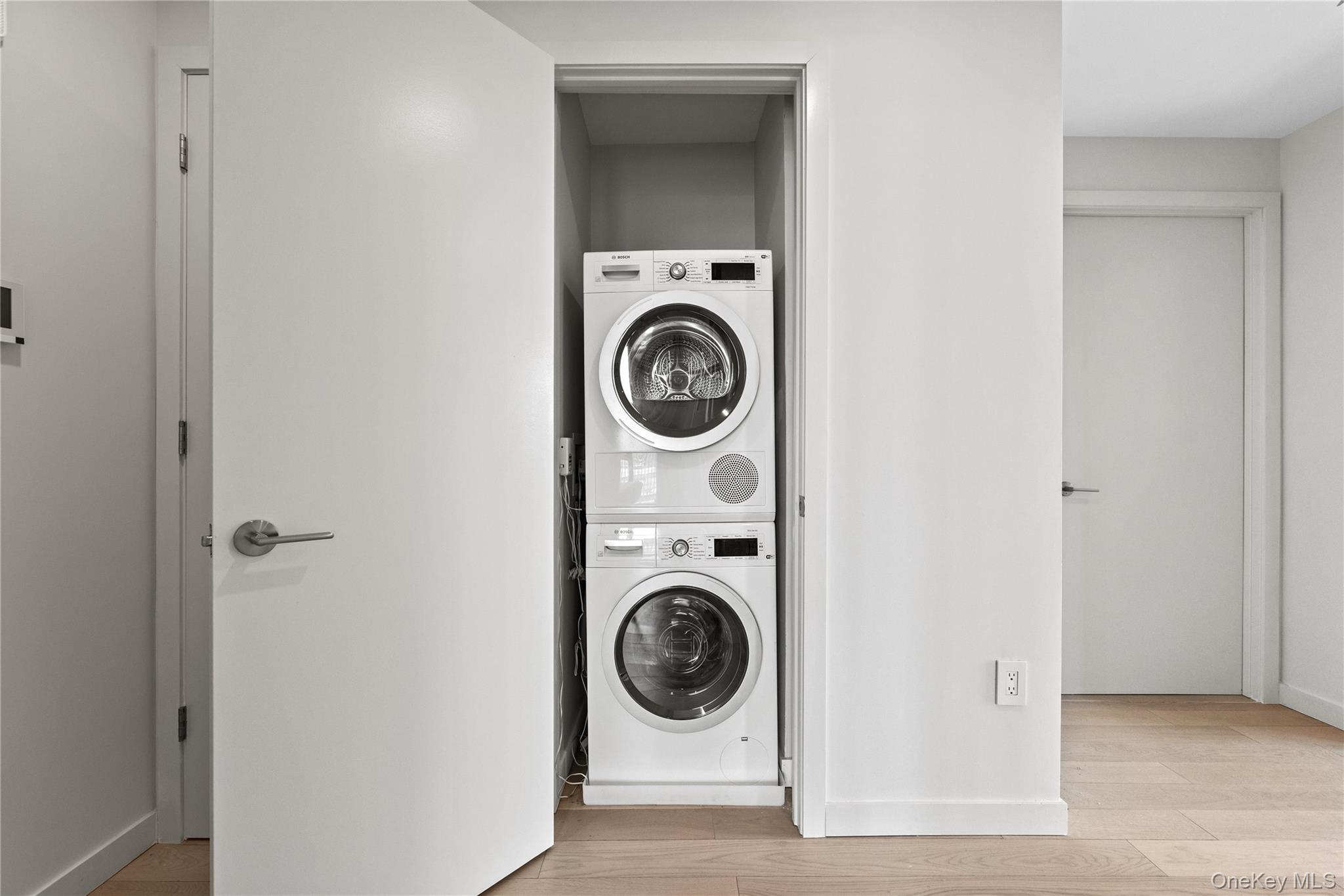 131-02A 40th Road # 9H, Flushing, NY 11354