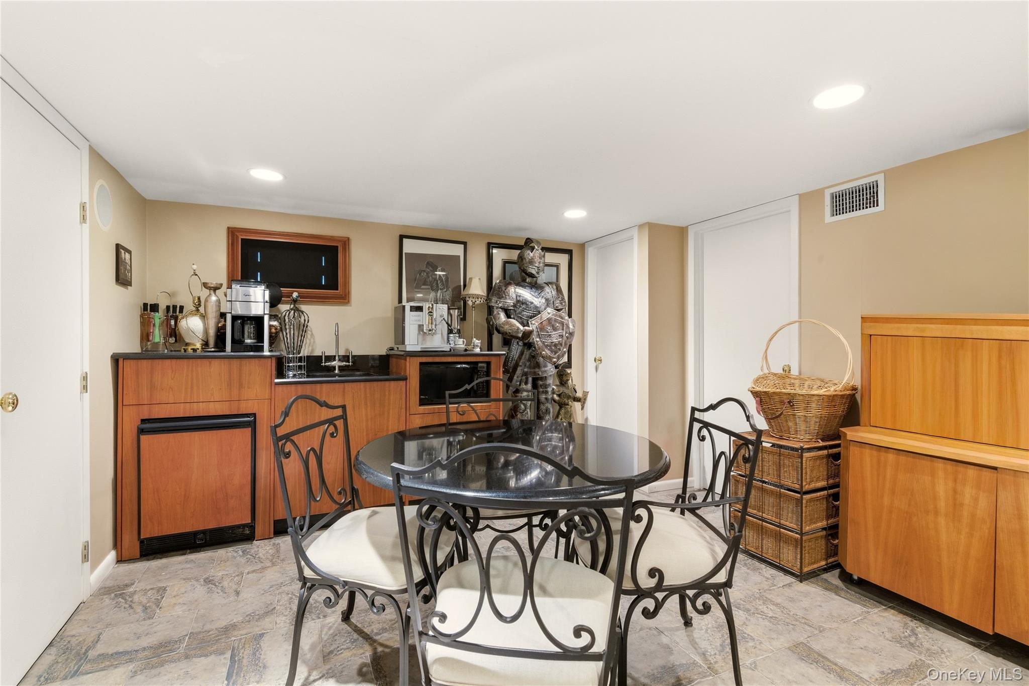 1017 Friendly Road, Upper Brookville, NY 11771