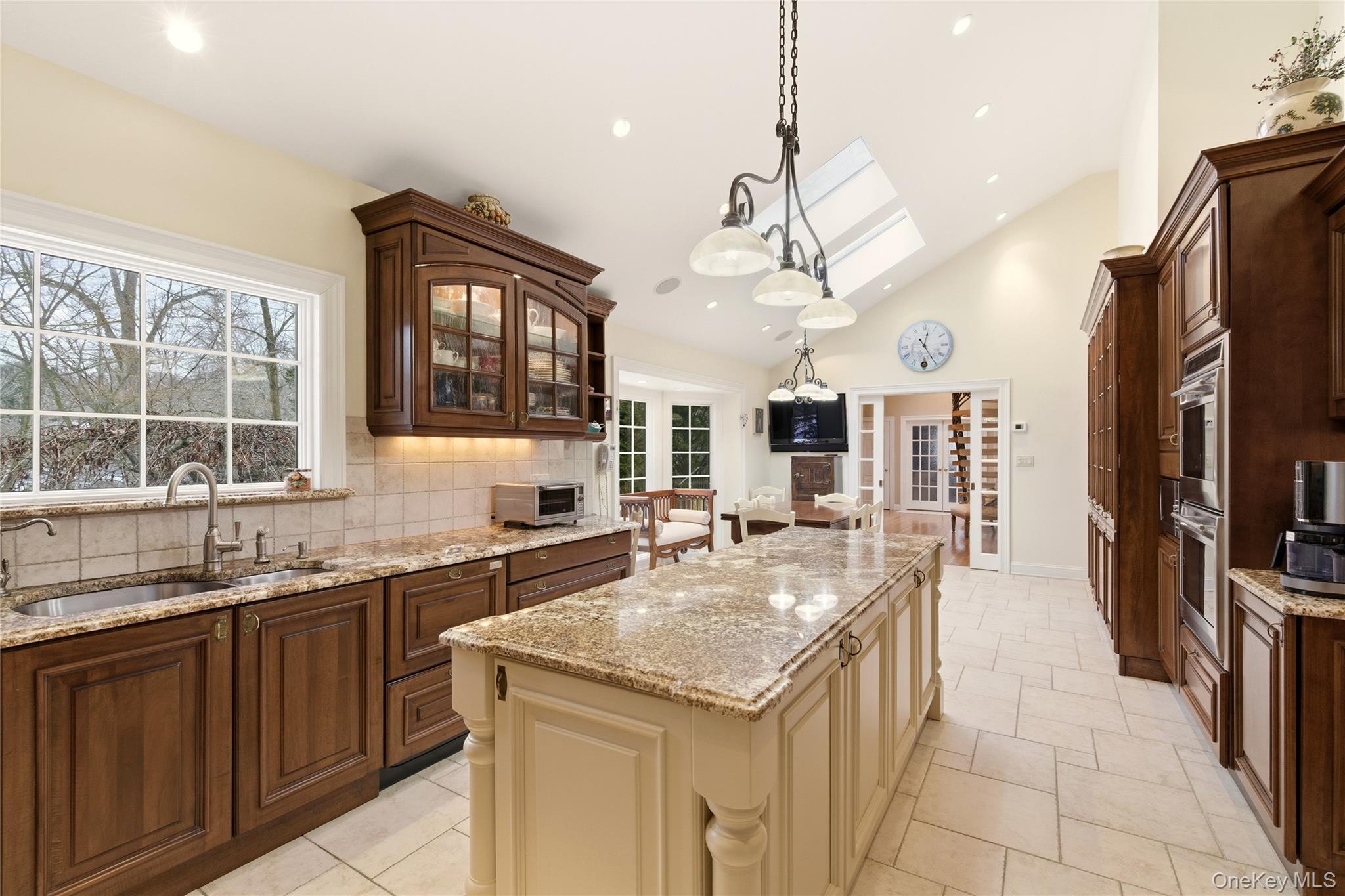 1017 Friendly Road, Upper Brookville, NY 11771