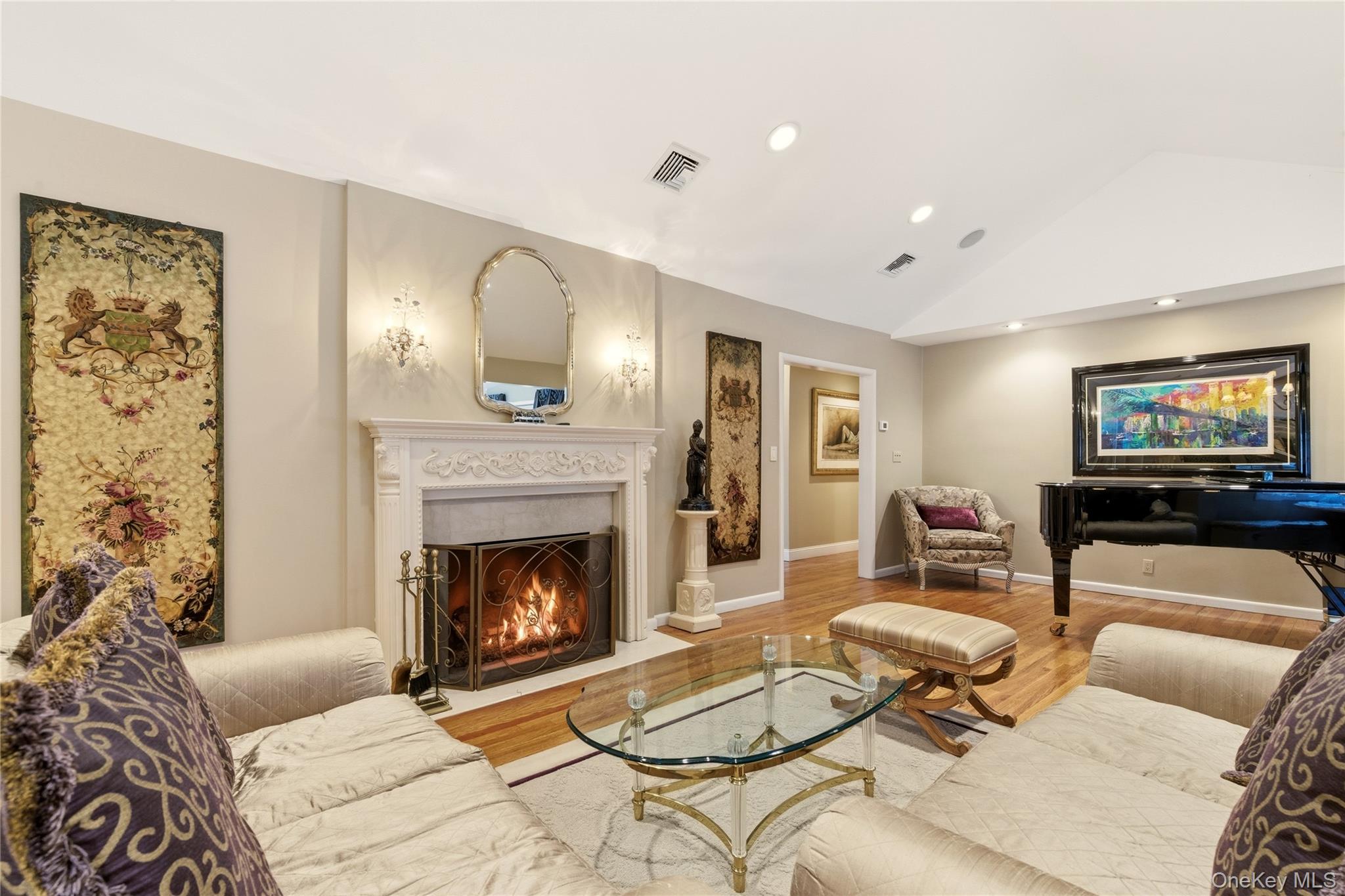 1017 Friendly Road, Upper Brookville, NY 11771