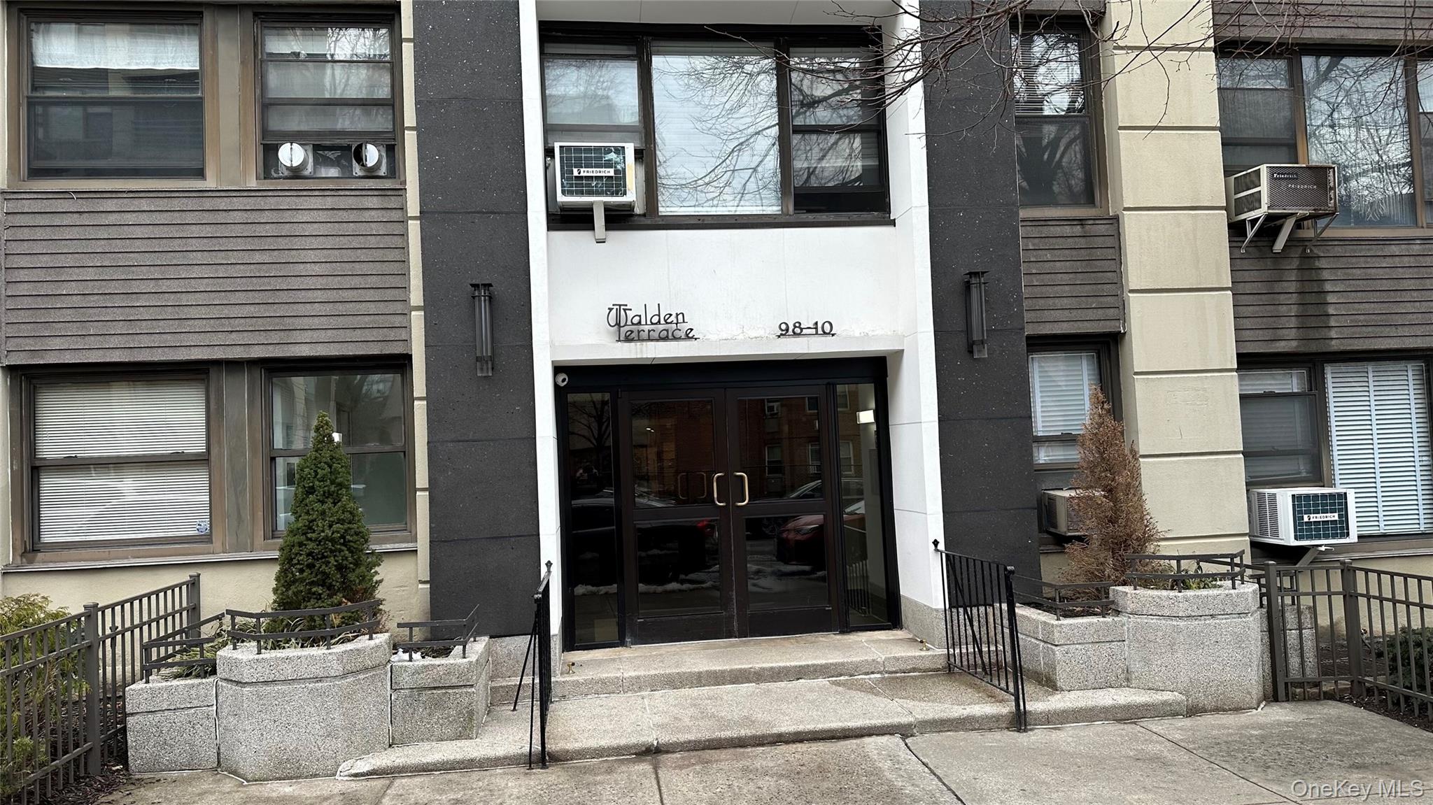 98-10 64th Avenue # 3J, Rego Park, NY 11374