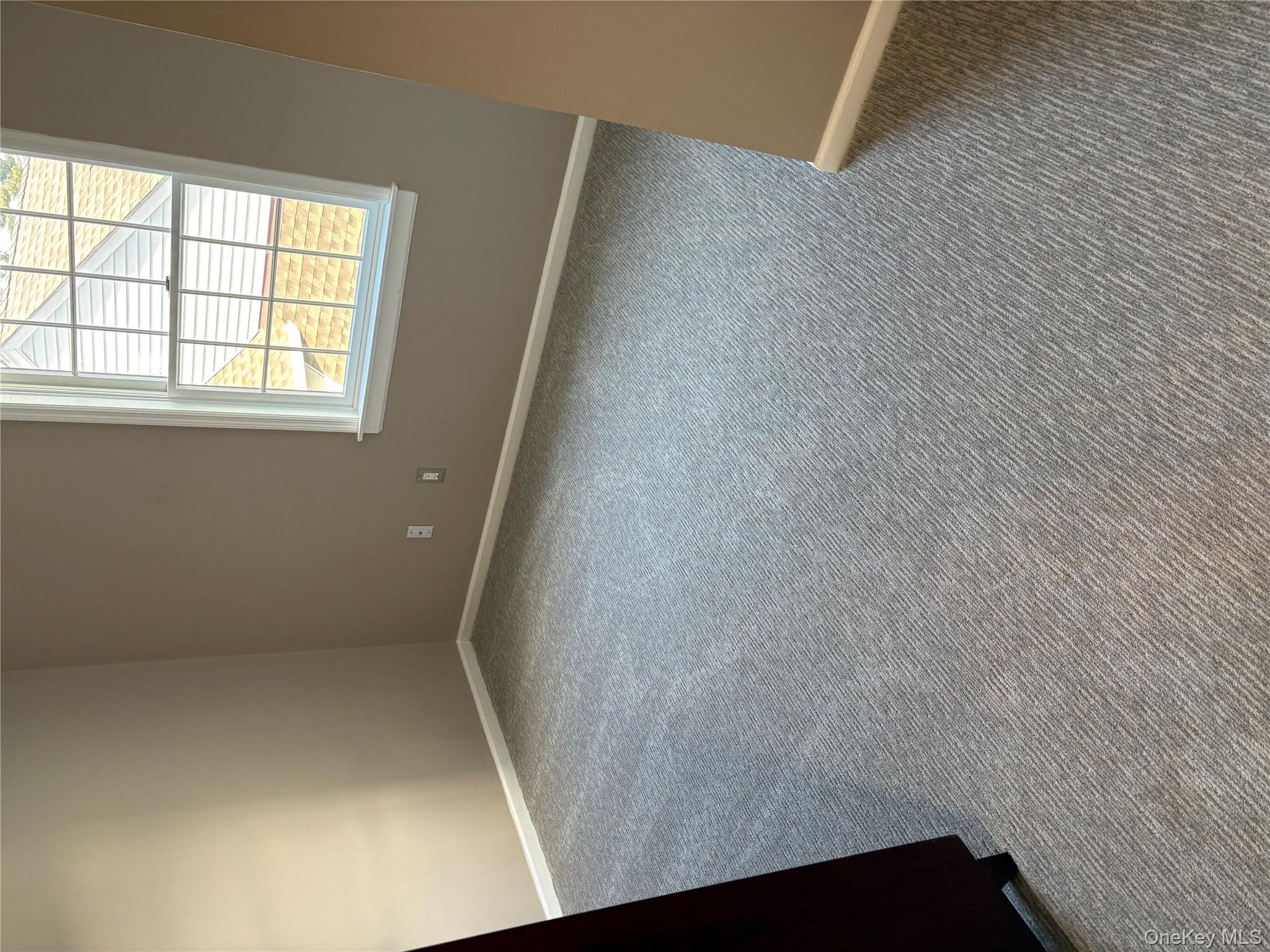 18 Lakeside Drive, Valhalla, NY 10595