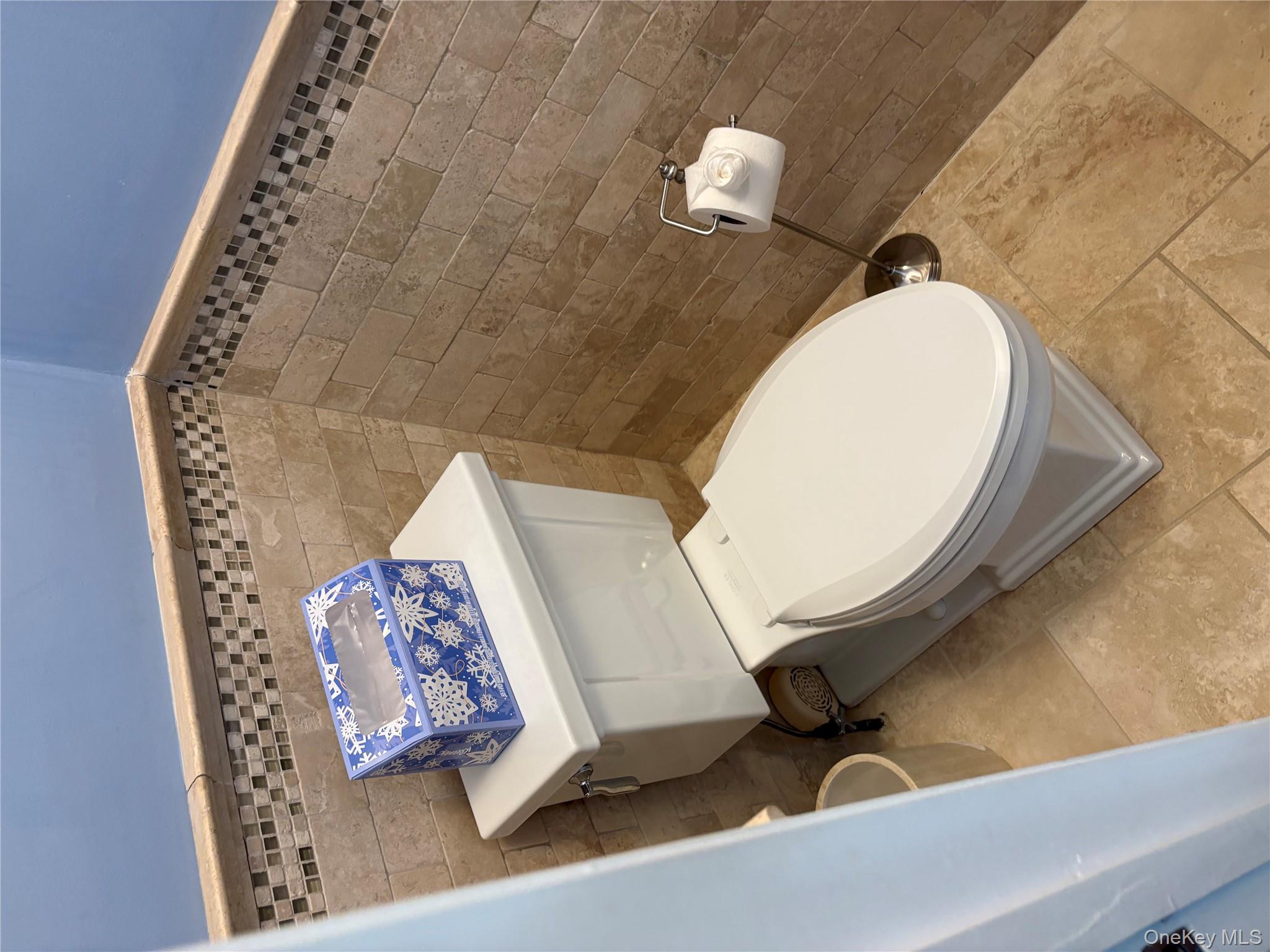 18 Lakeside Drive, Valhalla, NY 10595