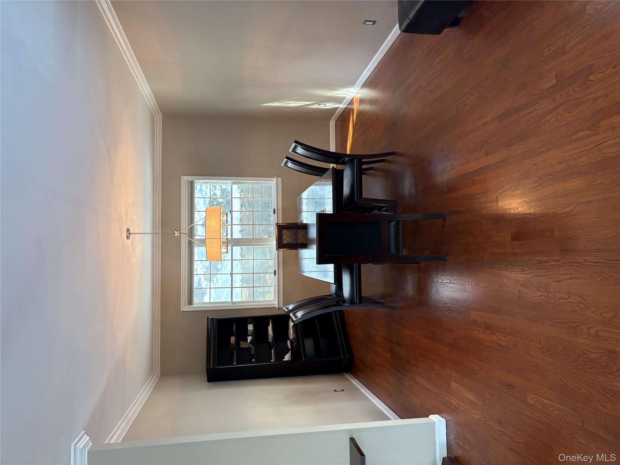 18 Lakeside Drive, Valhalla, NY 10595