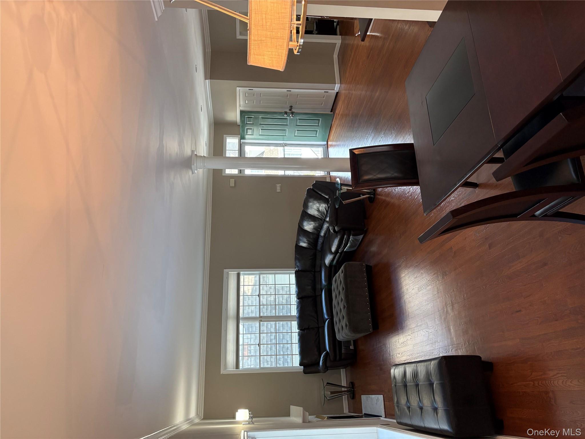 18 Lakeside Drive, Valhalla, NY 10595