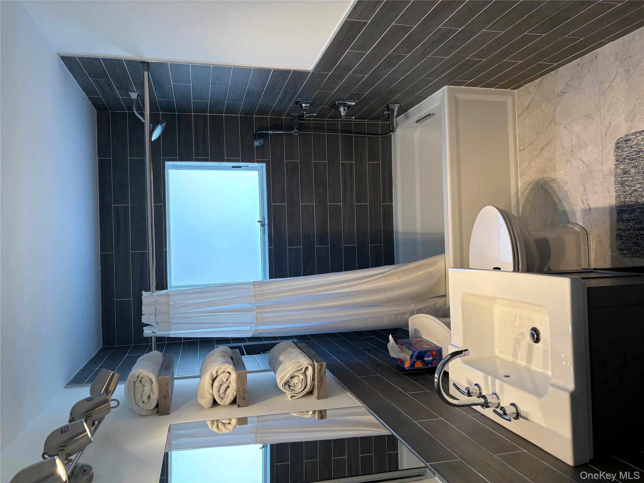 18 Lakeside Drive, Valhalla, NY 10595