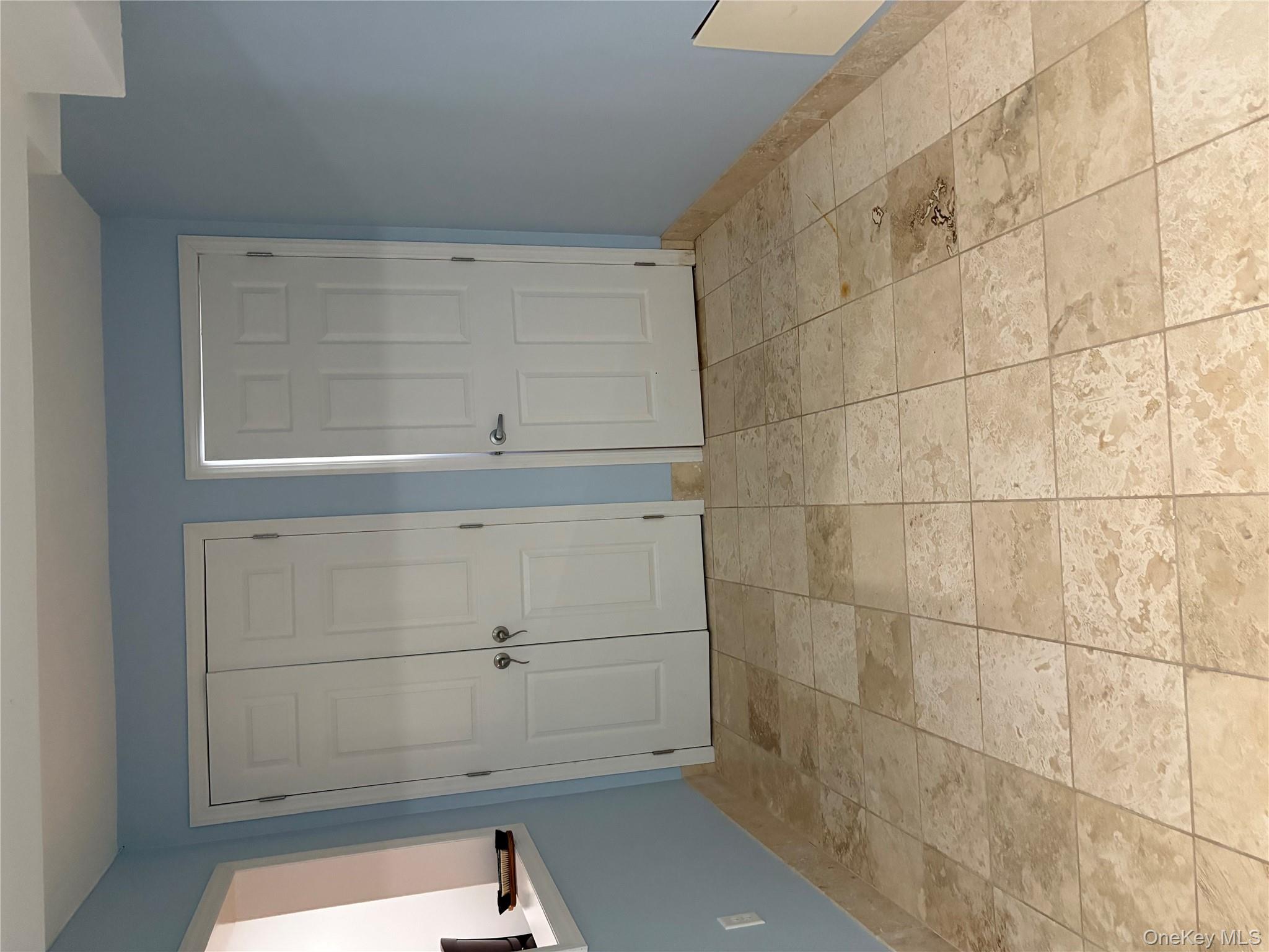 18 Lakeside Drive, Valhalla, NY 10595