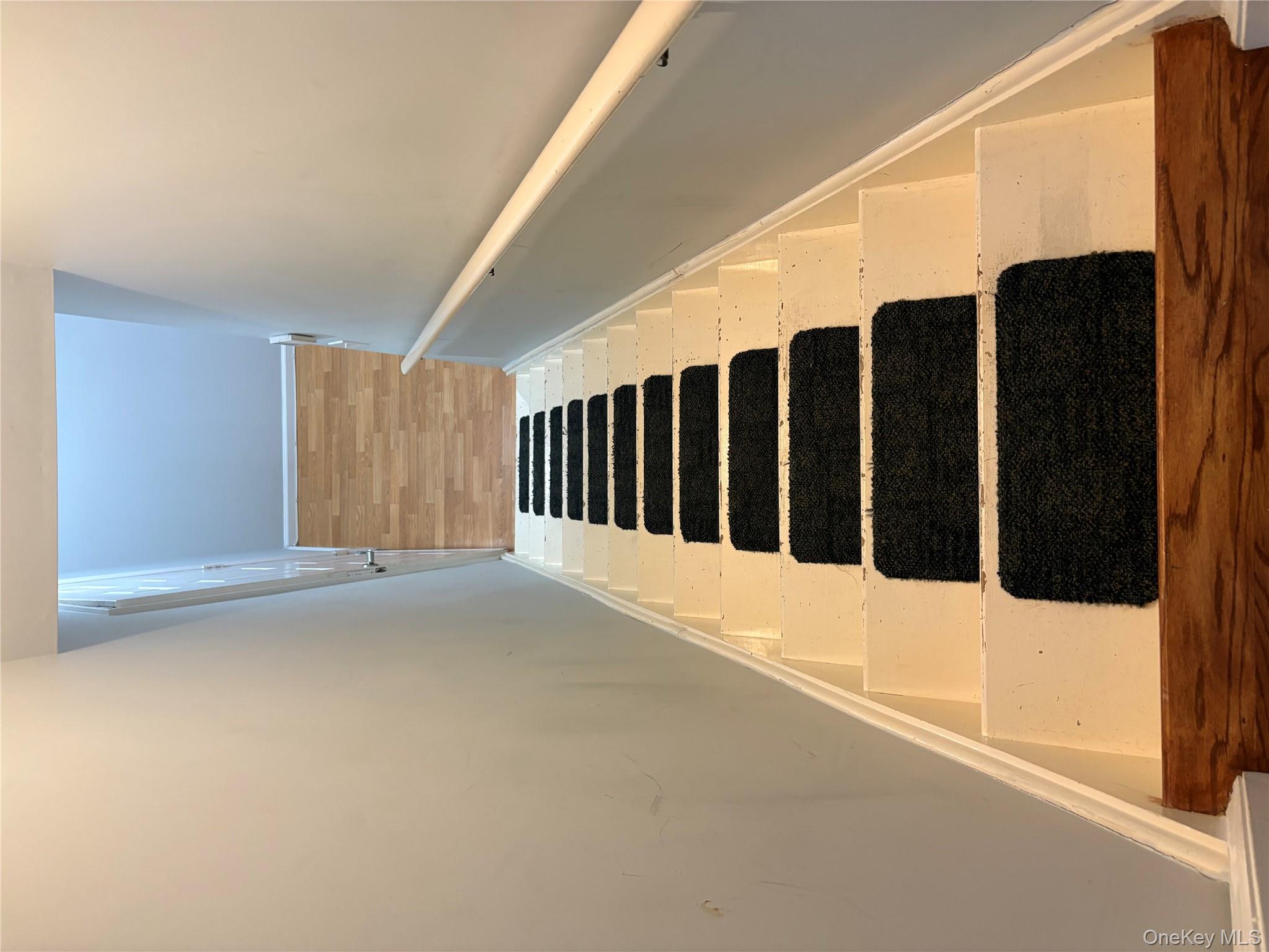 18 Lakeside Drive, Valhalla, NY 10595