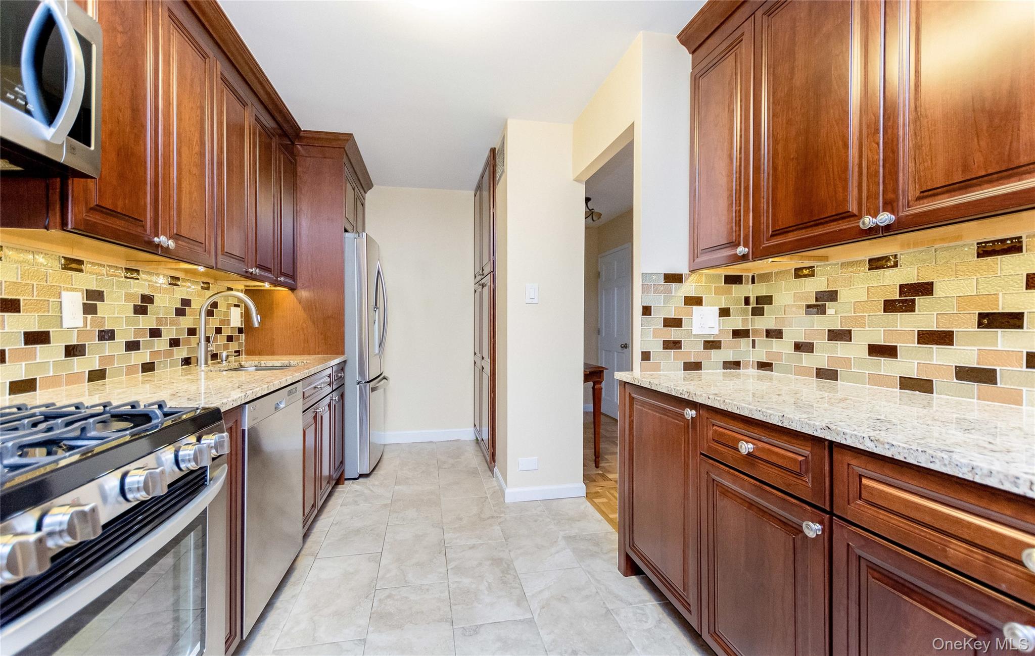 2500 Johnson # 9P, Bronx, NY 10463